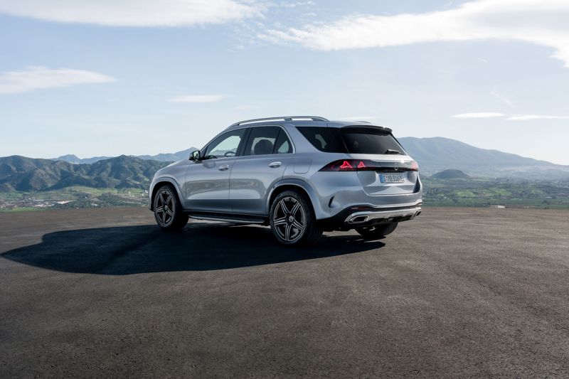Mercedes-Benz stora suvar uppdateras