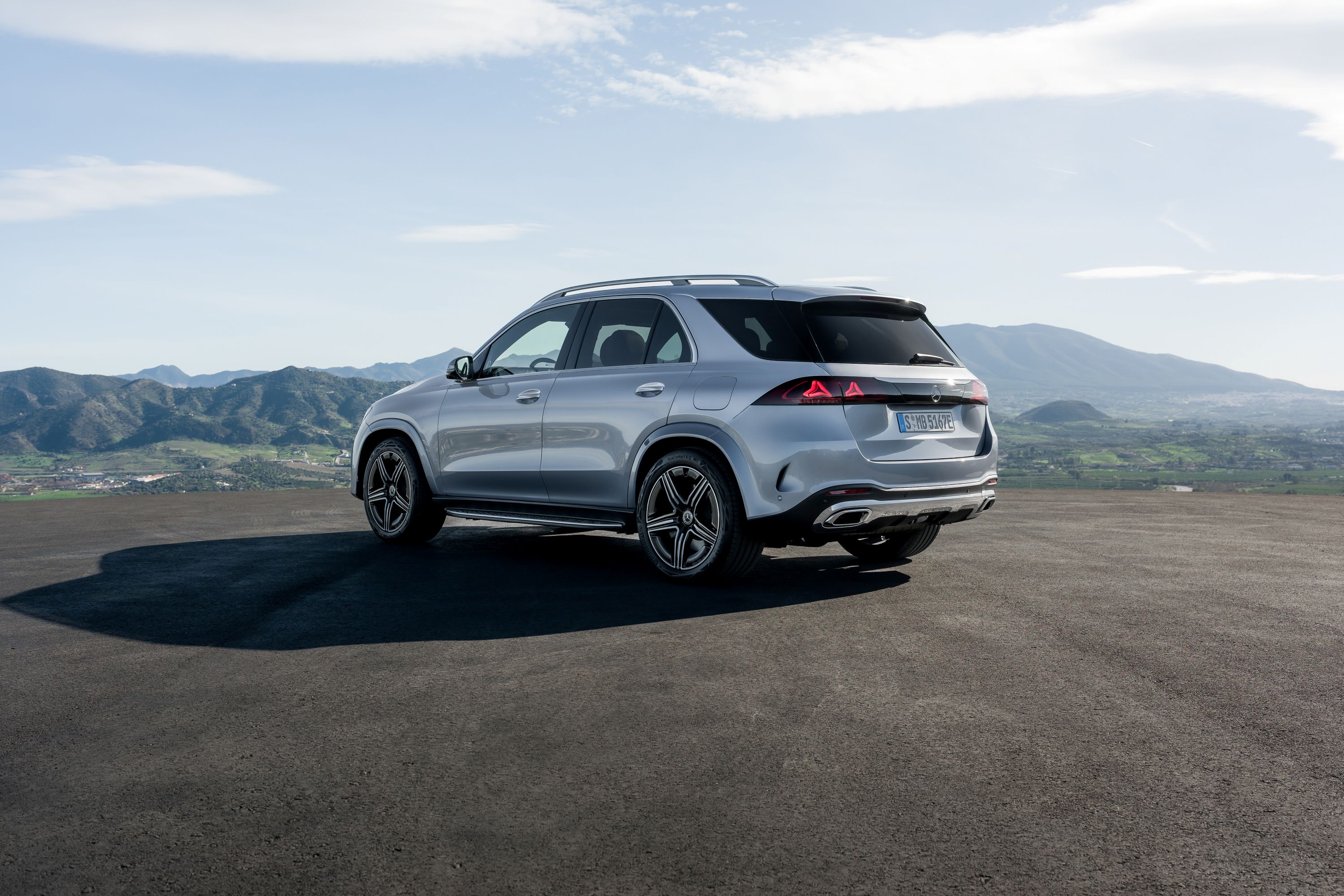 Mercedes-Benz stora suvar uppdateras