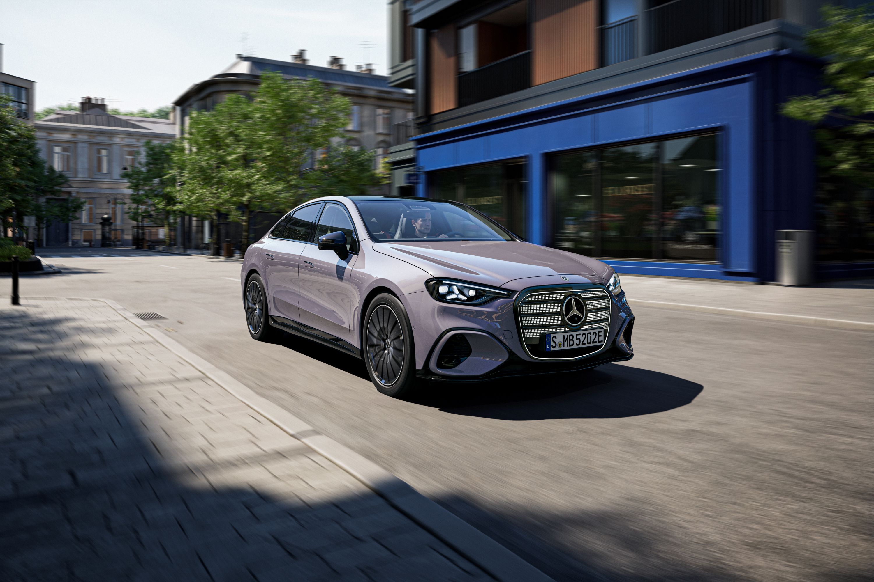 Nya Mercedes-Benz C-klass blir eldriven