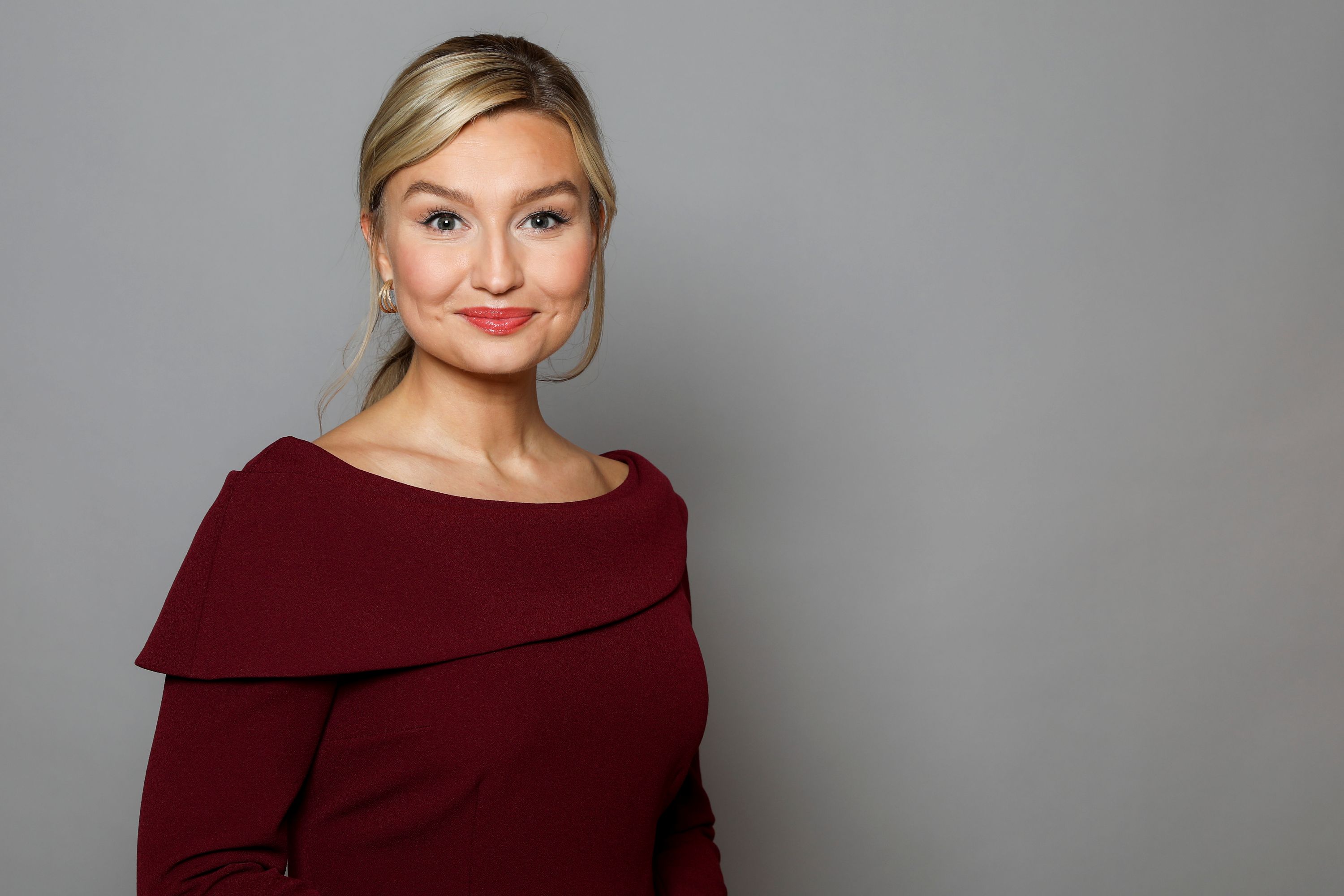 Ebba Busch på plats när Volvo EX60 går i produktion