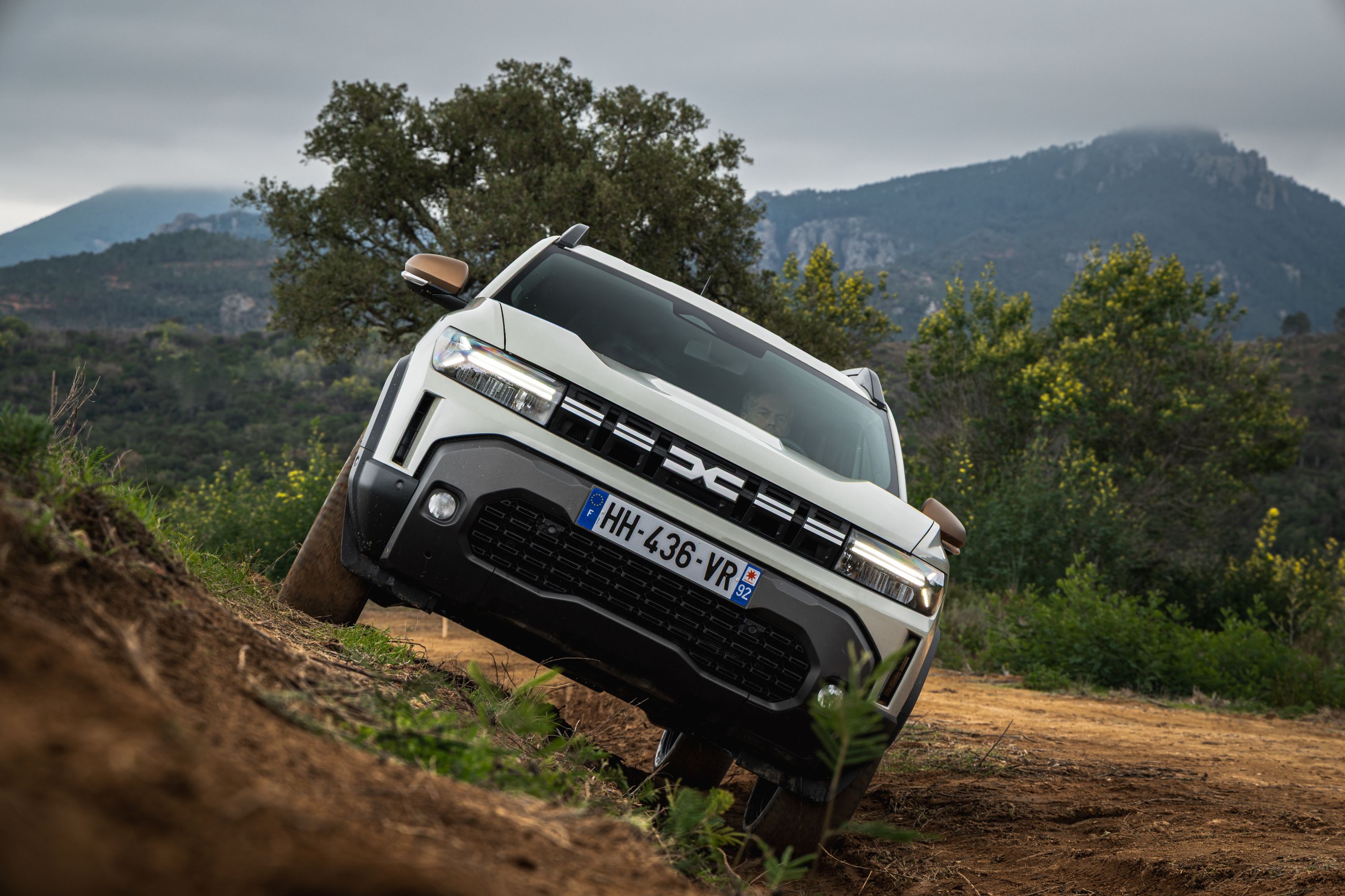 Säljstart för Duster och Bigster Hybrid 150 4x4 aut