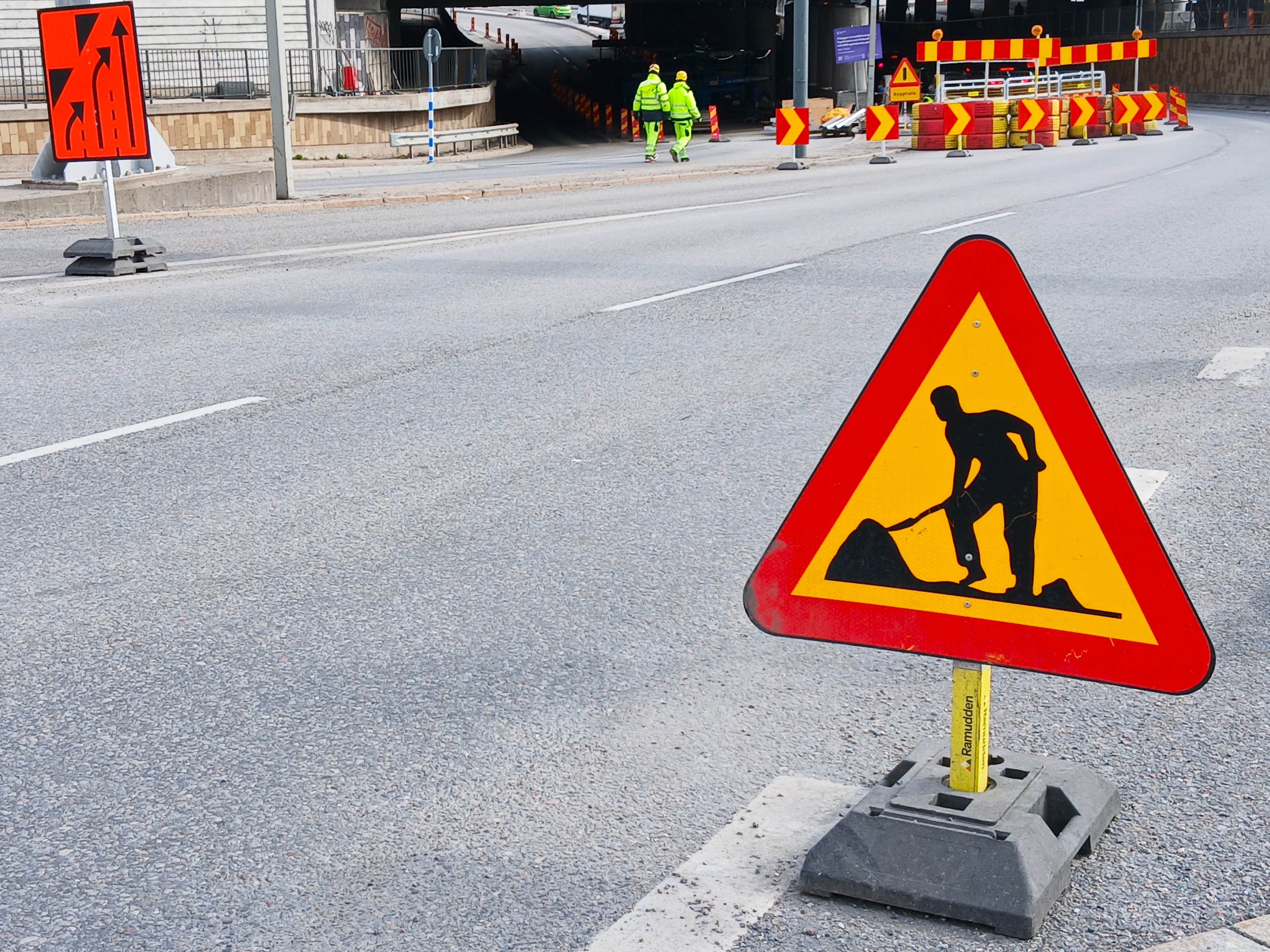 M Sverige manar till försiktighet vid vägarbeten