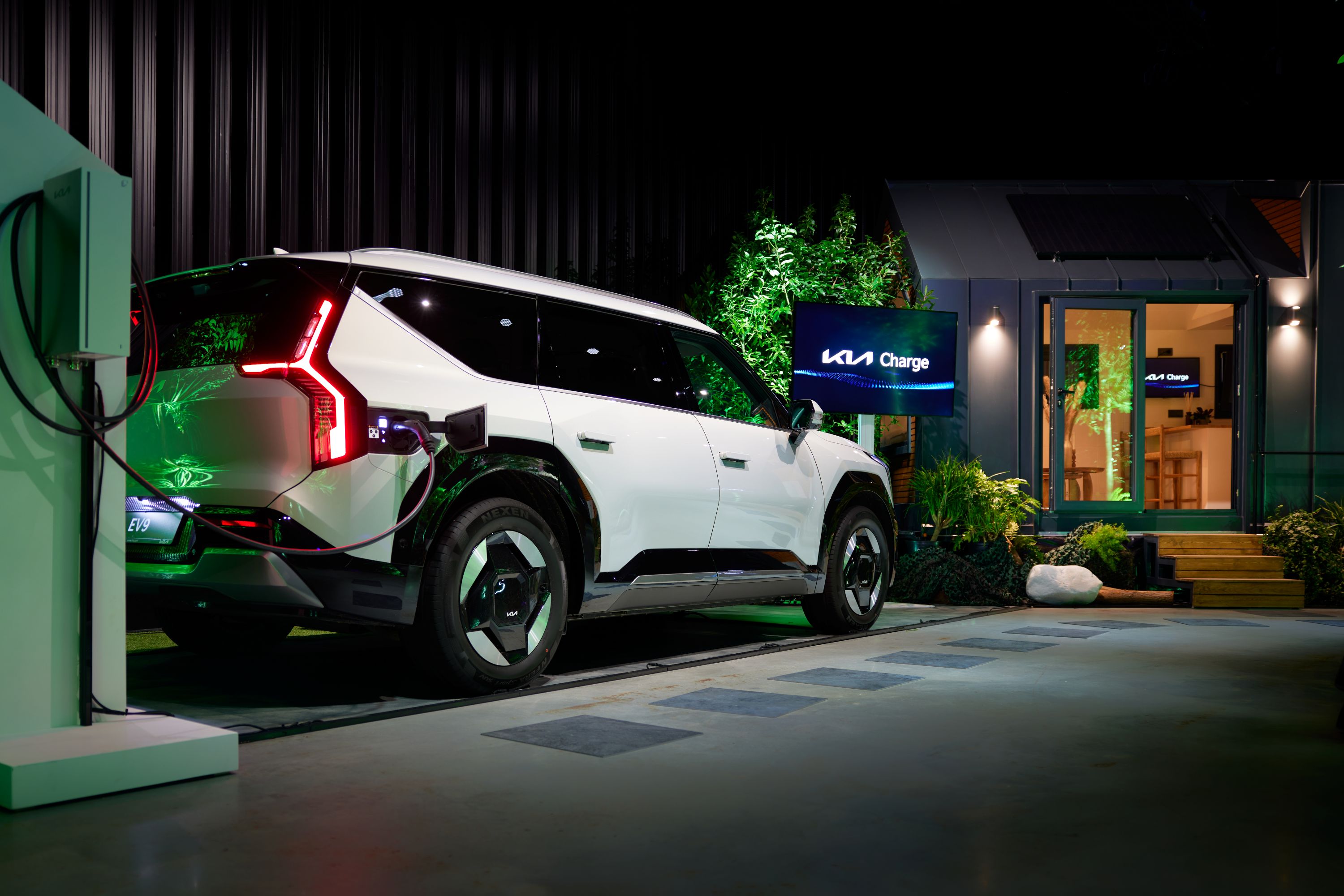 Dubbelriktad laddning med Kia EV9 för nederländare