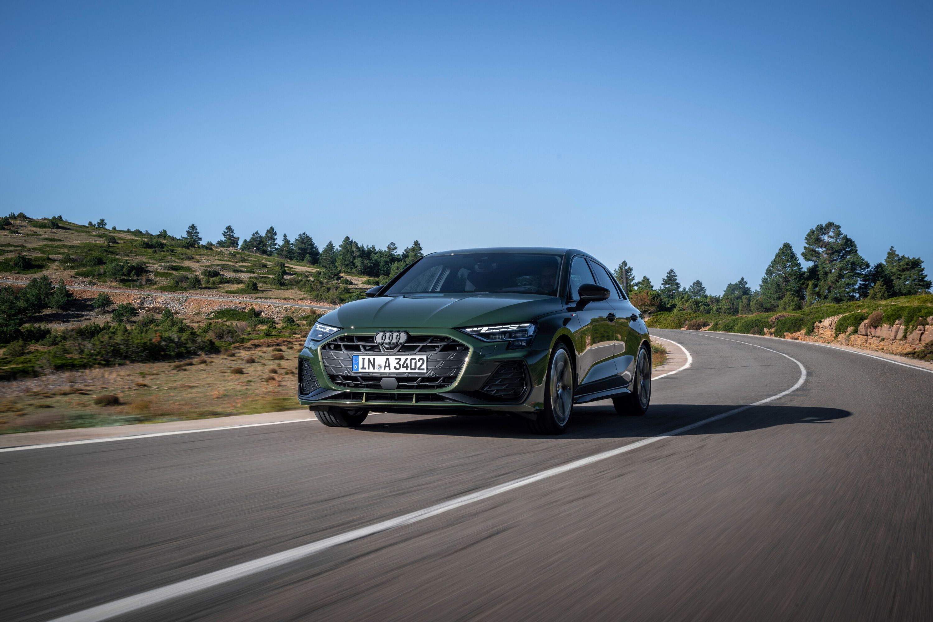 Audi A3 och RS 3 uppgraderas med ny interiör