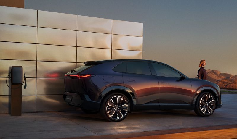 Svenska priser klara för nya Mazda CX-6e