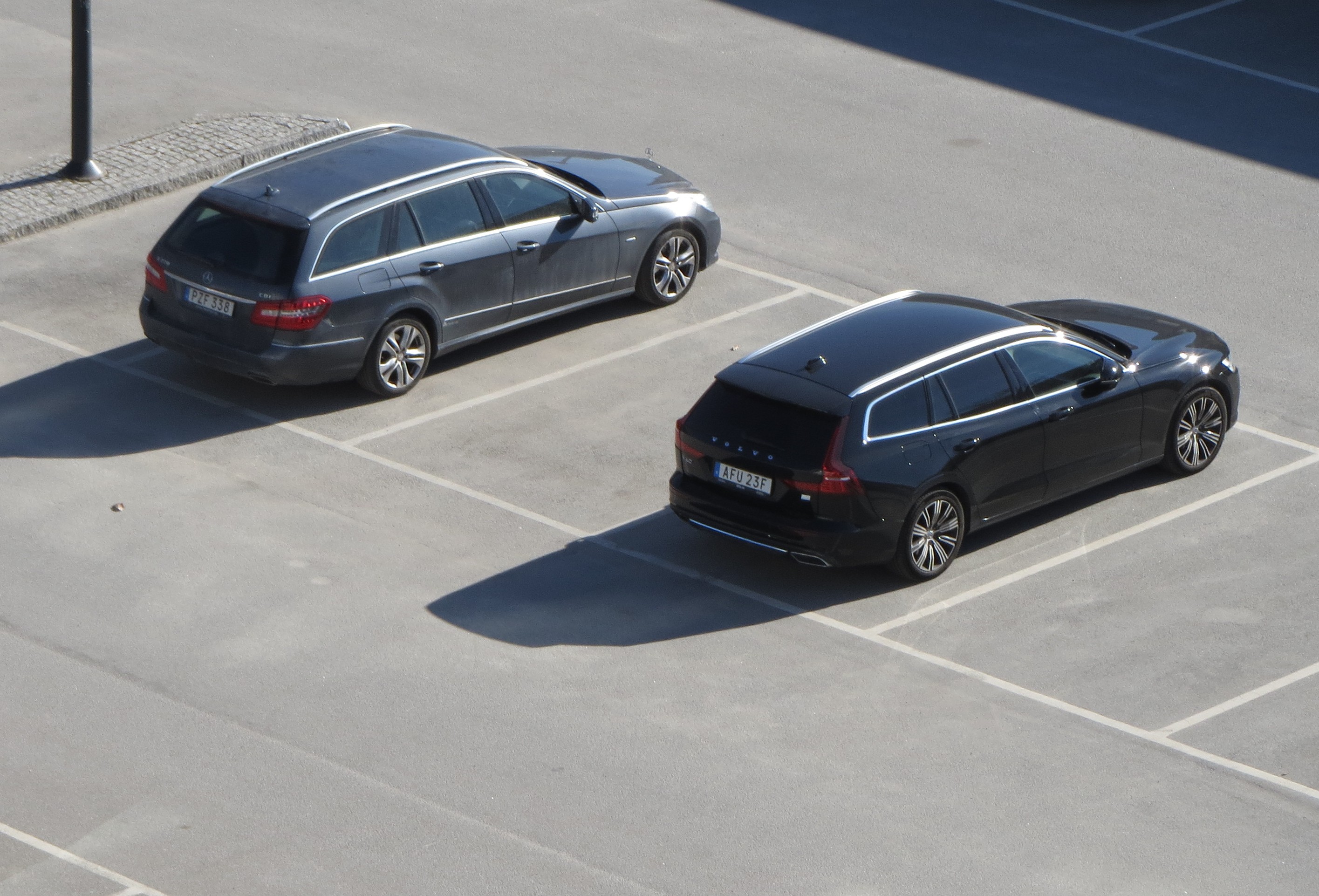 Därför stannar fyra av tio kvar i bilen efter parkering