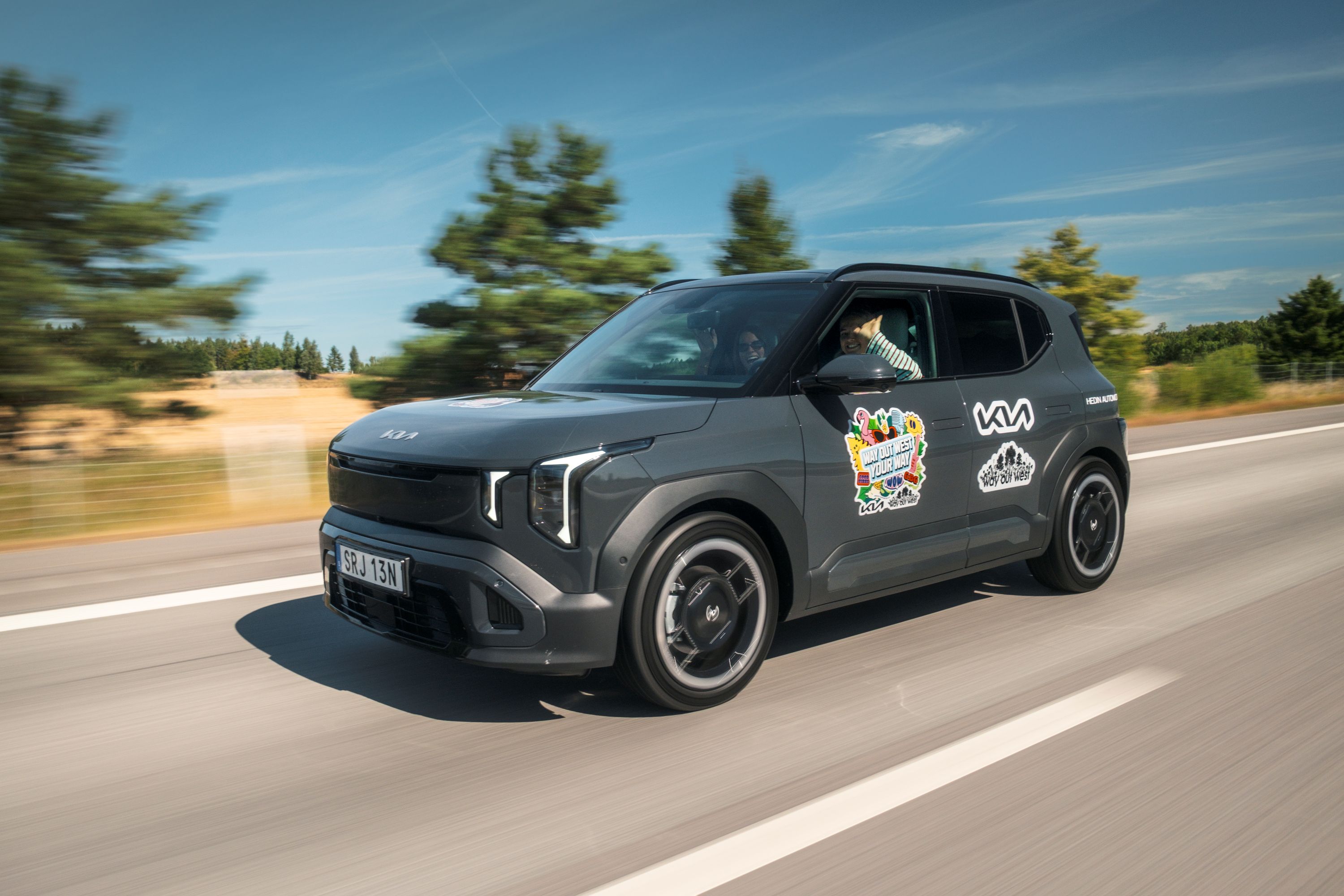 Kia EV2 rullar mot Way Out West