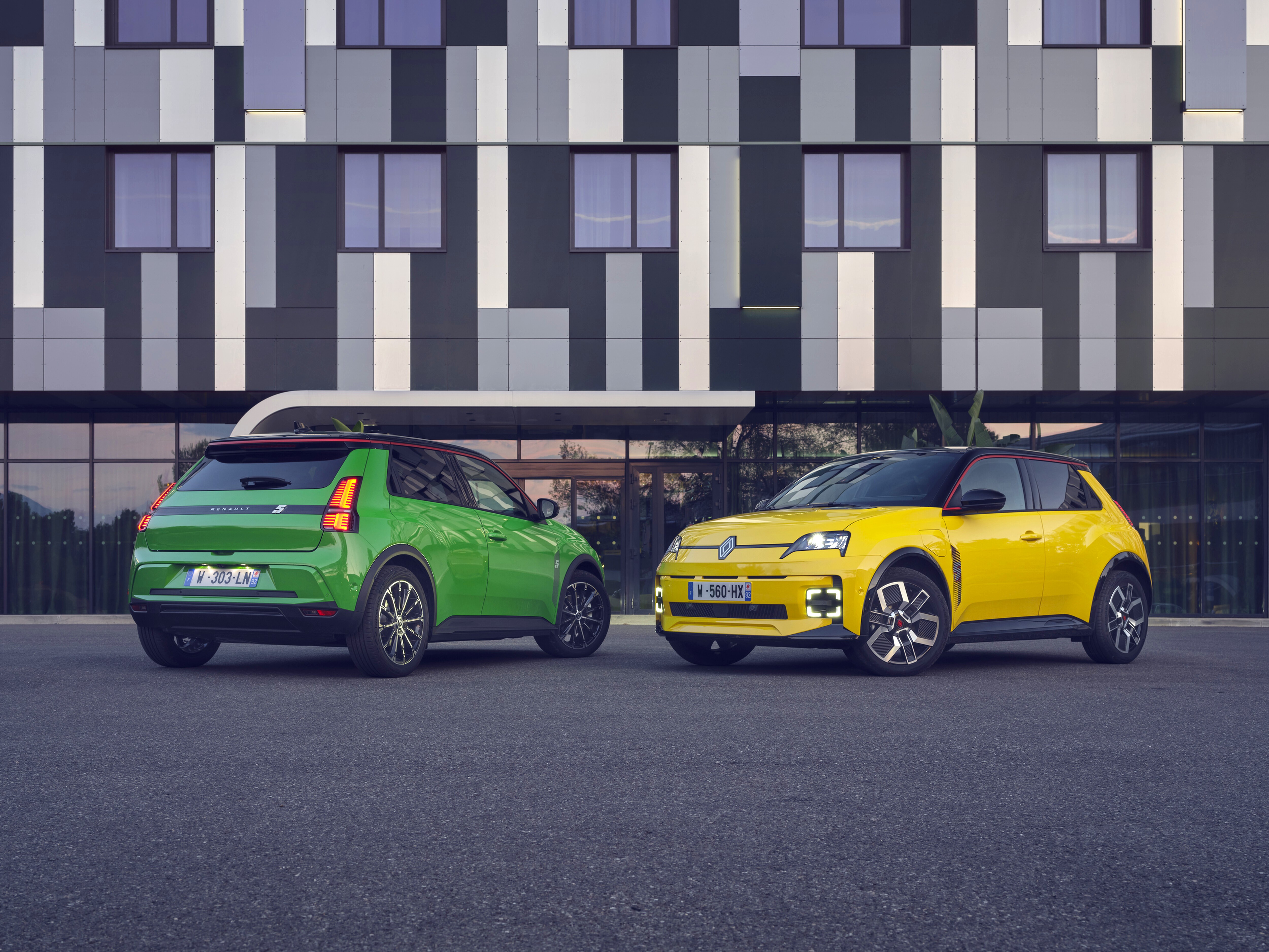 Renault 5 E-Tech toppar försäljningen av små elbilar