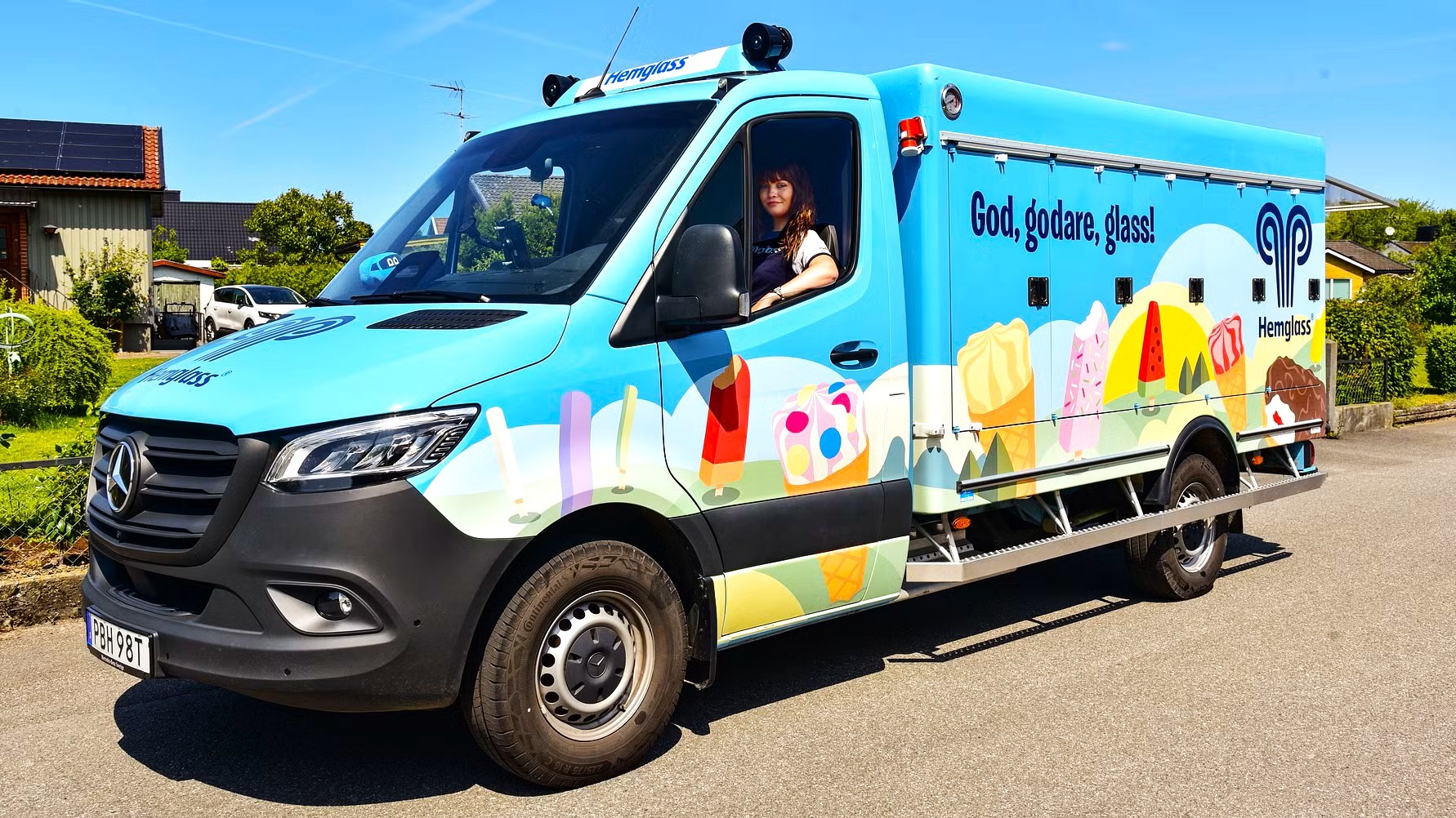 Första eldrivna glassbilen har rullat ut