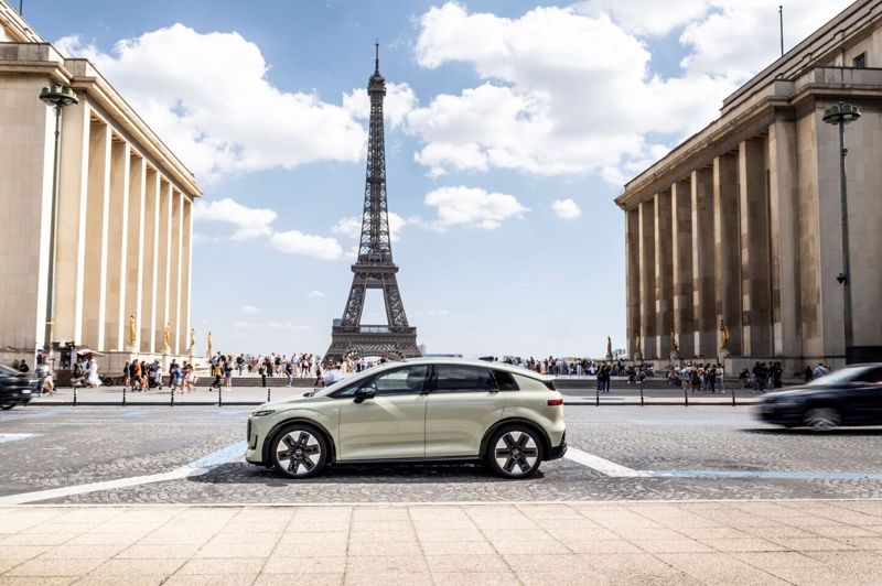 Audi A2 e-tron visas i Paris