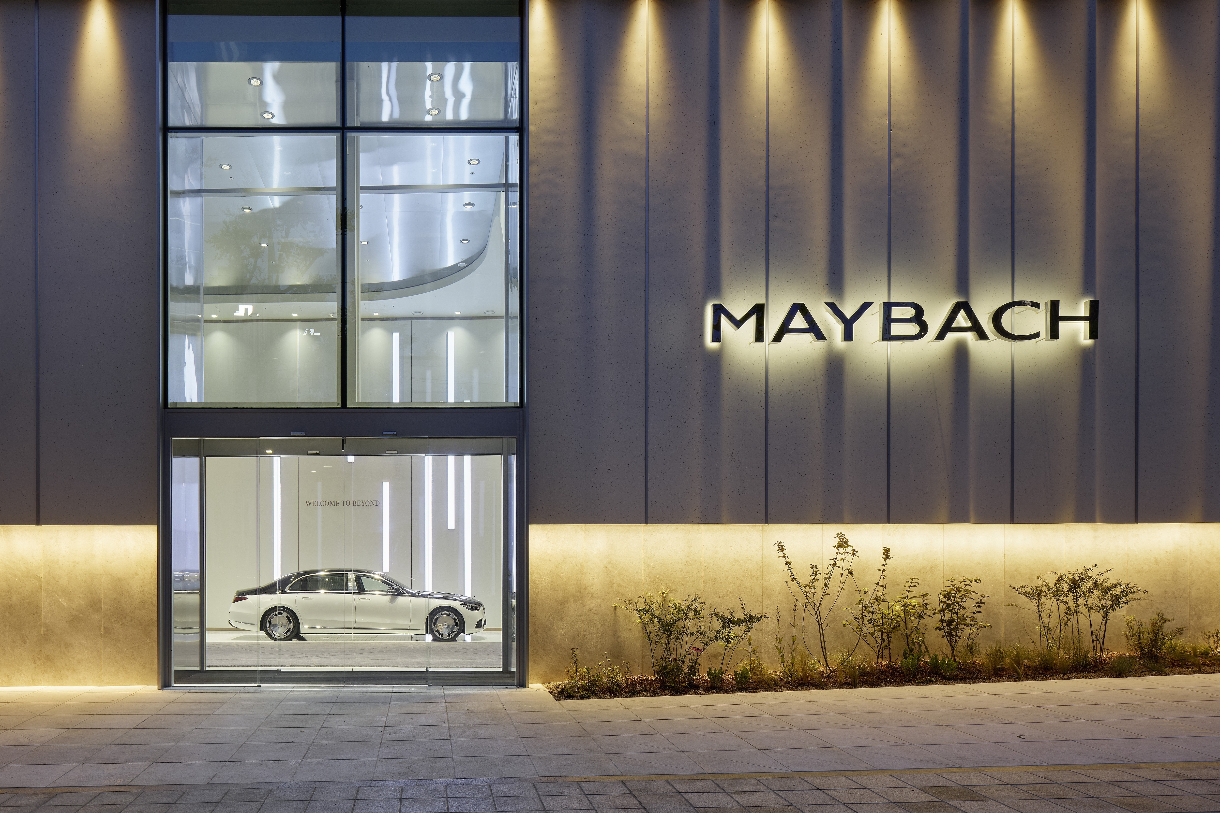 Världens första center för Mercedes-Maybach öppnar