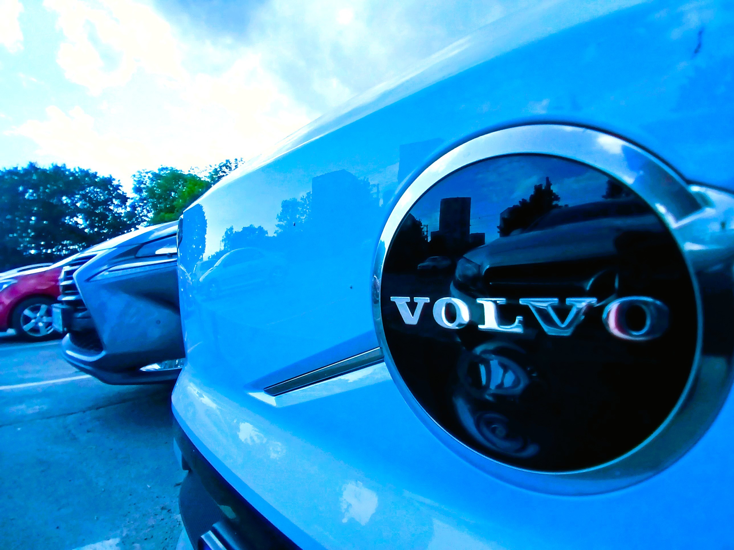 Volvo störst på elbilar i juli