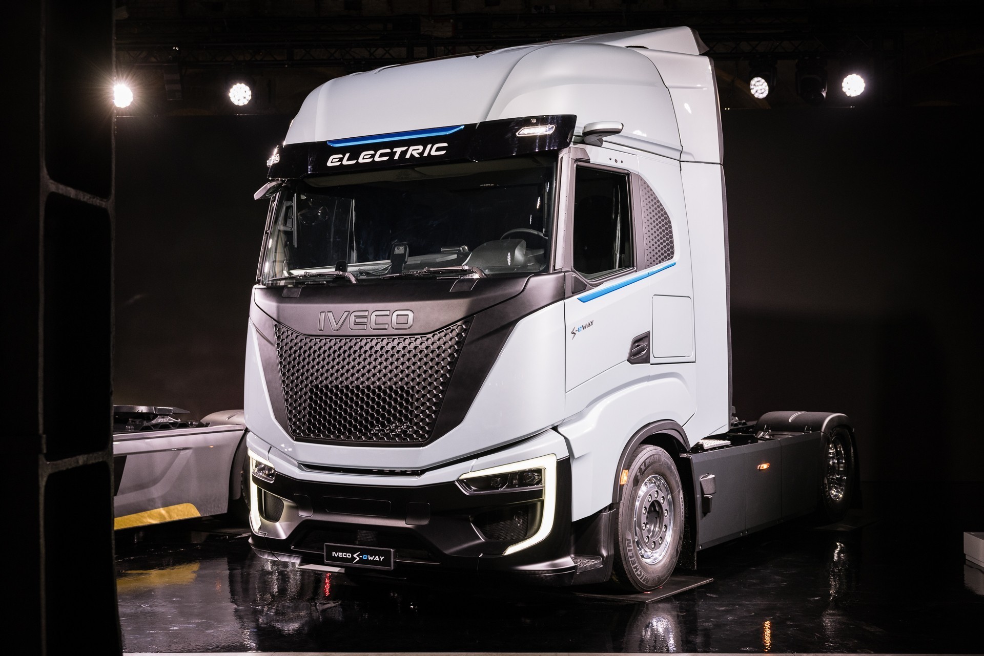 Ny elektrisk tungviktare ska klara upp till 600 km