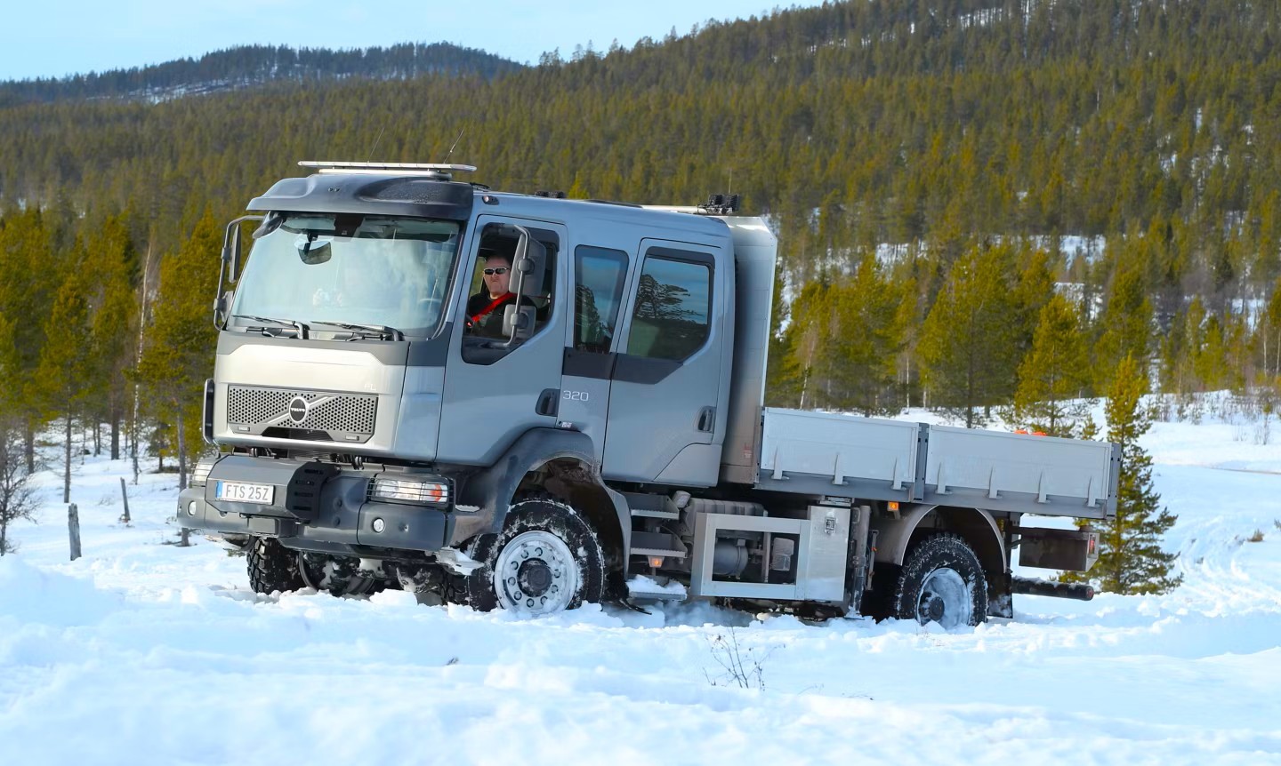 Volvo lanserar uppgraderad fyrhjulsdriven arbetshäst