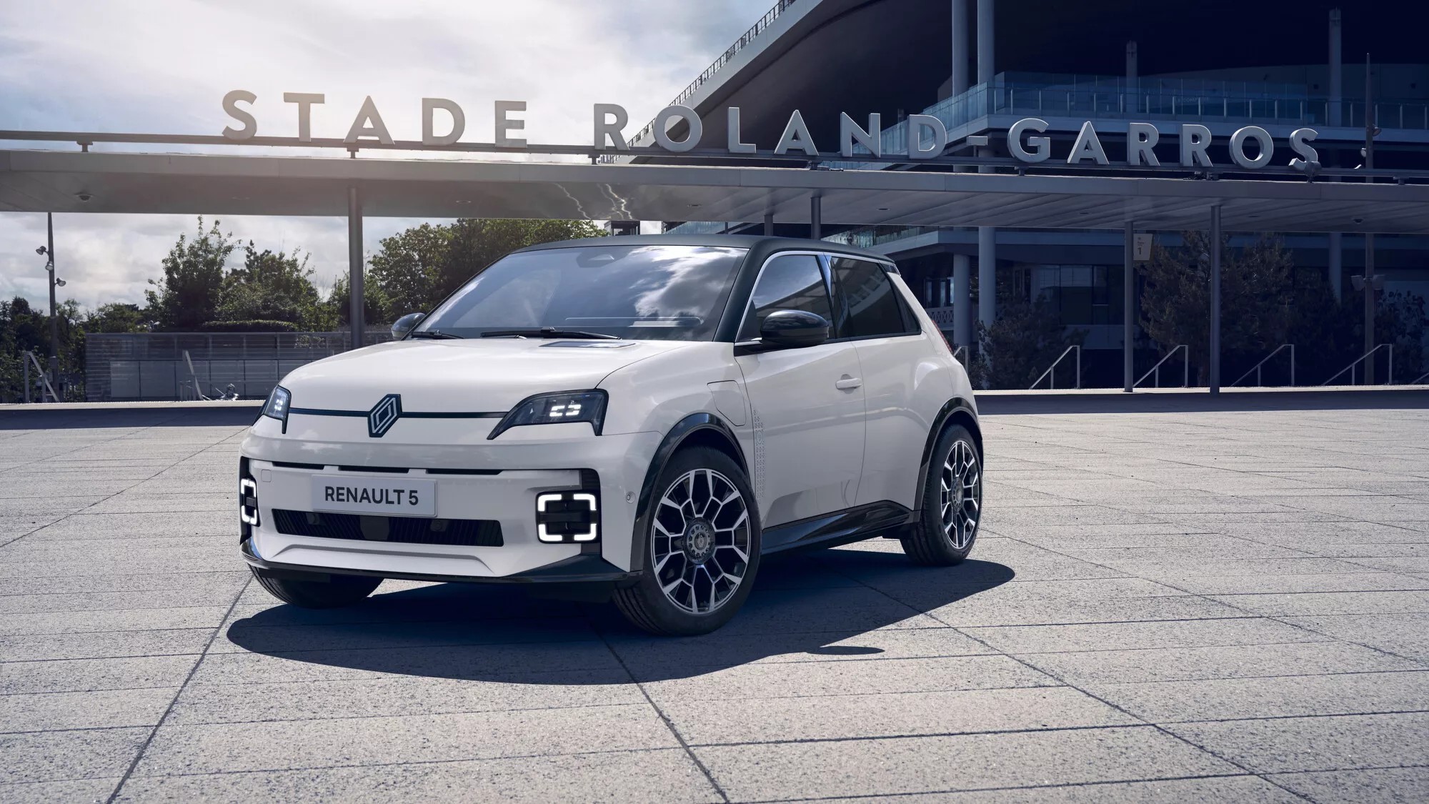 Bara 124 Renault Roland-Garros edition till Sverige