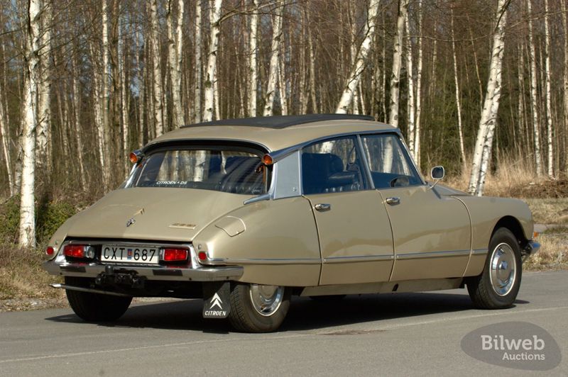 Citroën DS firar 70 år med 200 bilar i Paris