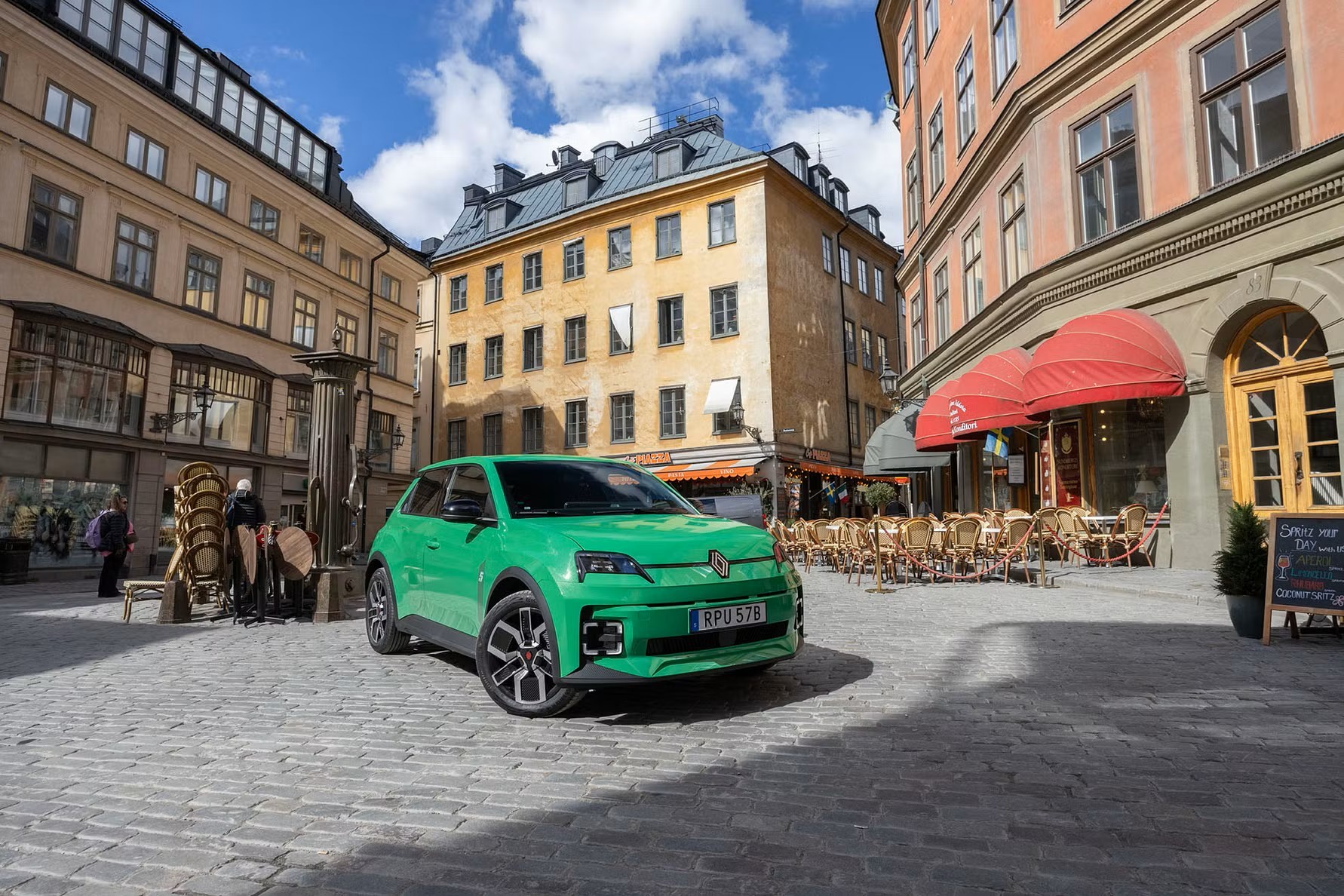 Drygt 34 000 Renault 5 registrerade i Europa