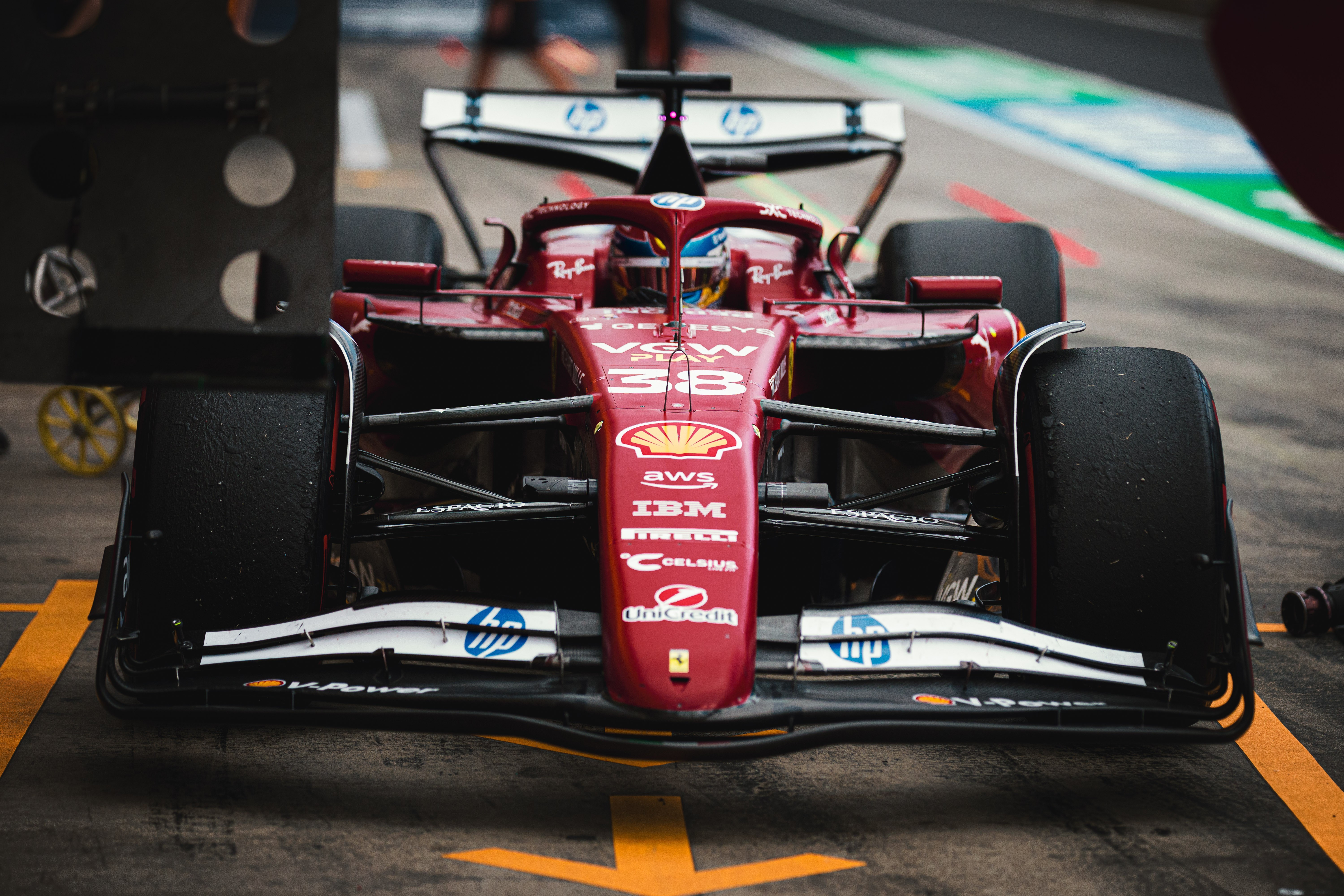 Dino Beganovic kör F1-test i Abu Dhabi