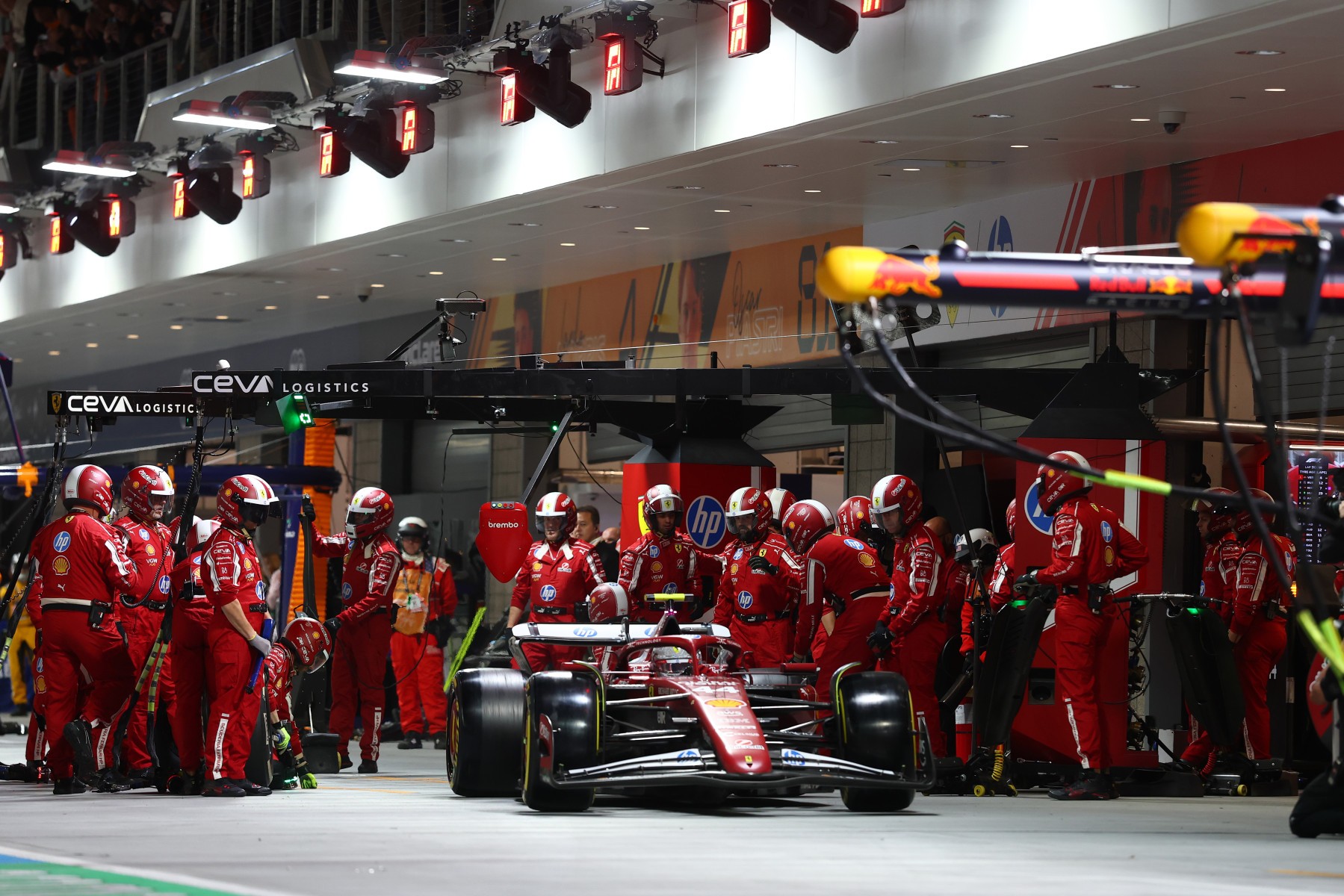 Pirellis F1-däck körde jorden runt åtta och en halv gånger