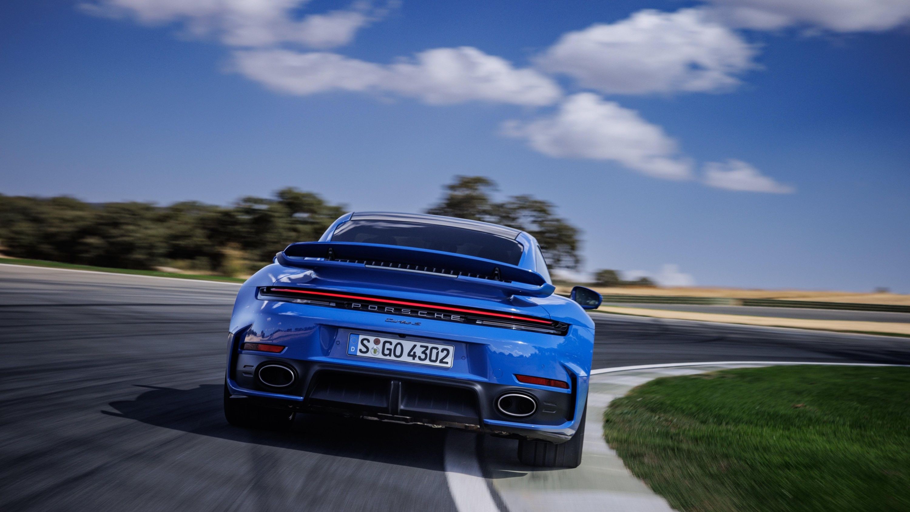 Porsche tappade försäljning förra året men 911 ökade