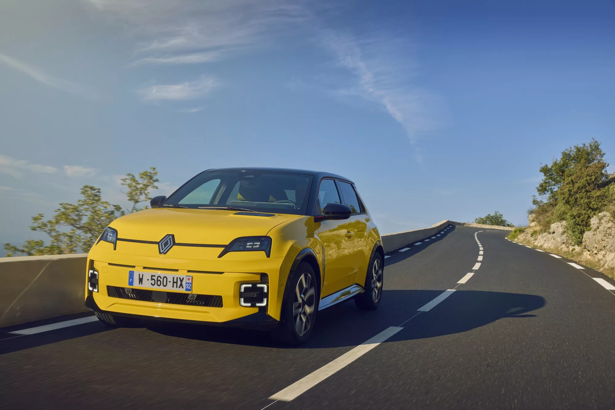 Renault klättrar till andraplatsen i Europa