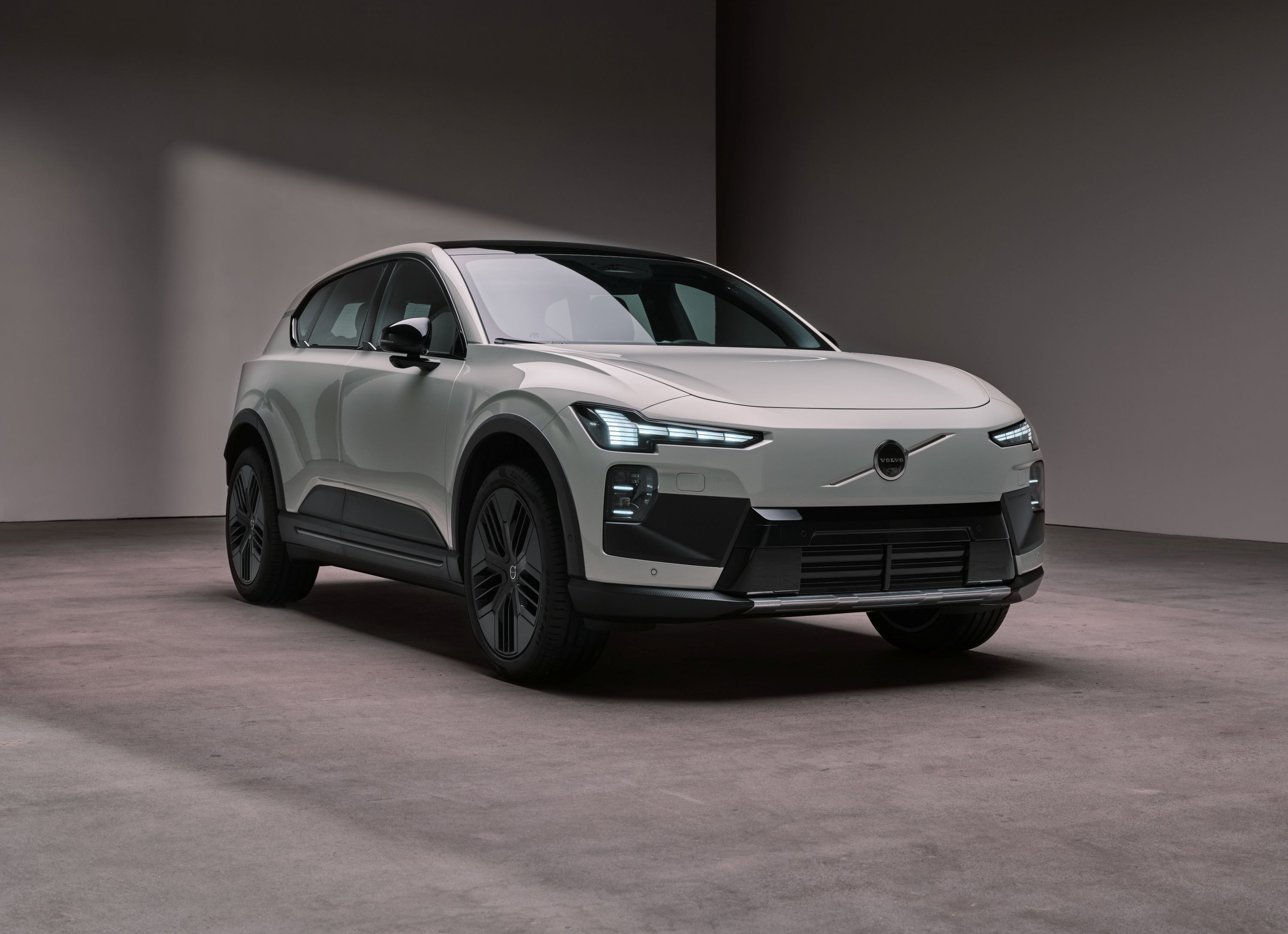 Nu kan Volvo EX60 Cross Country beställas i Sverige