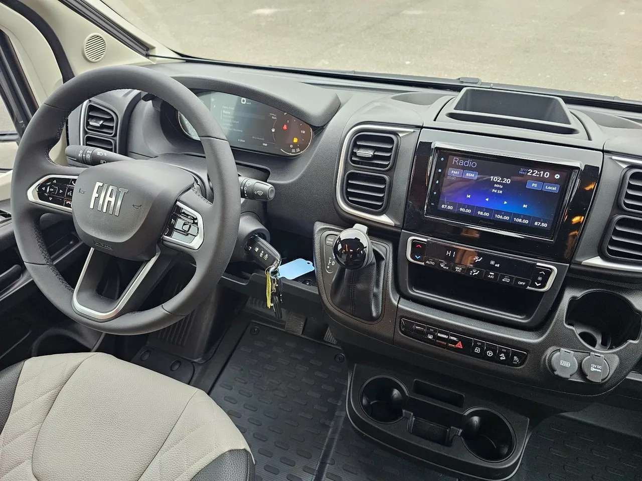 Vehicle image 21