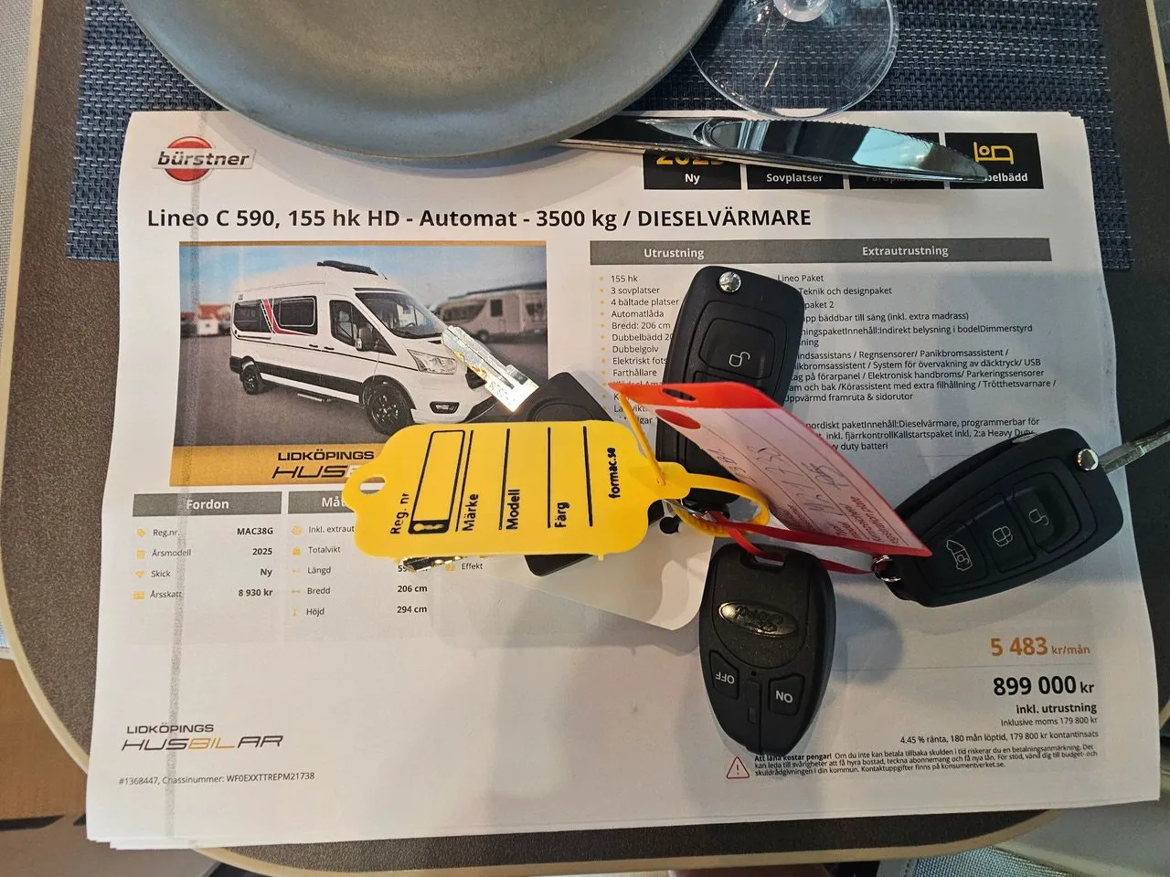 Vehicle image 11