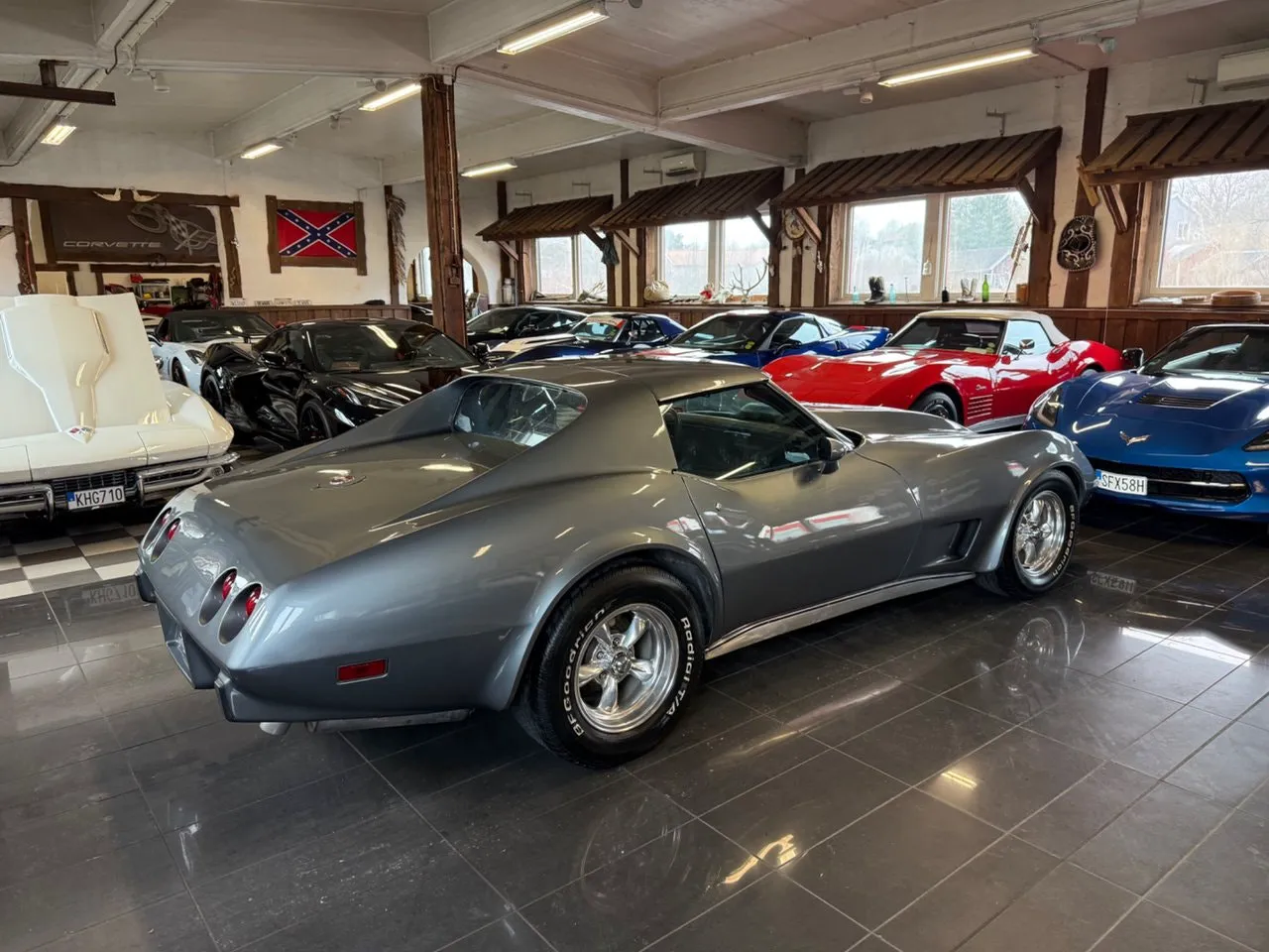 Vehicle image 5