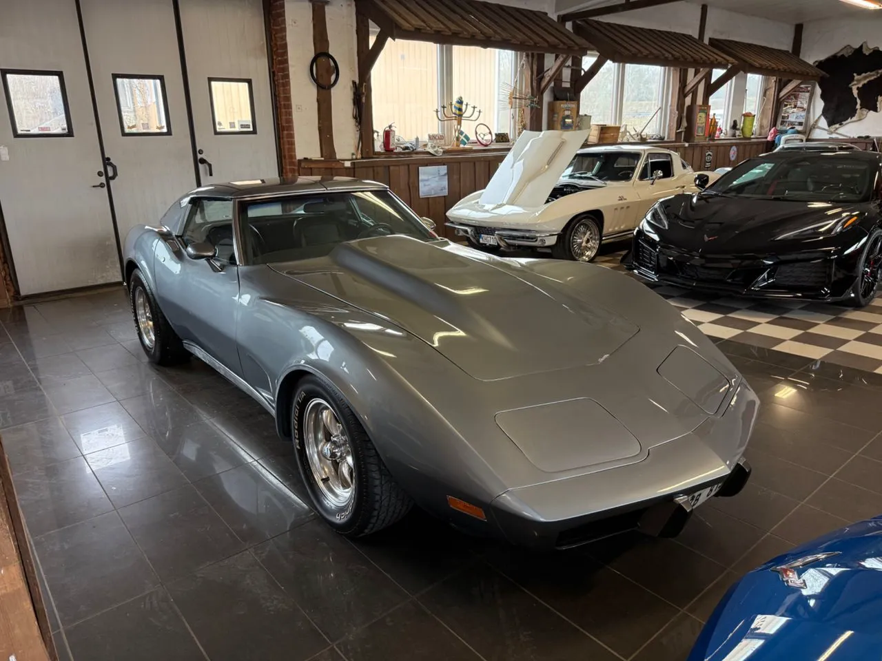 Vehicle image 8