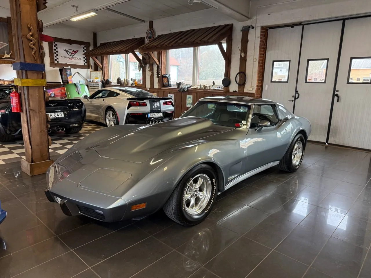 Vehicle image 9