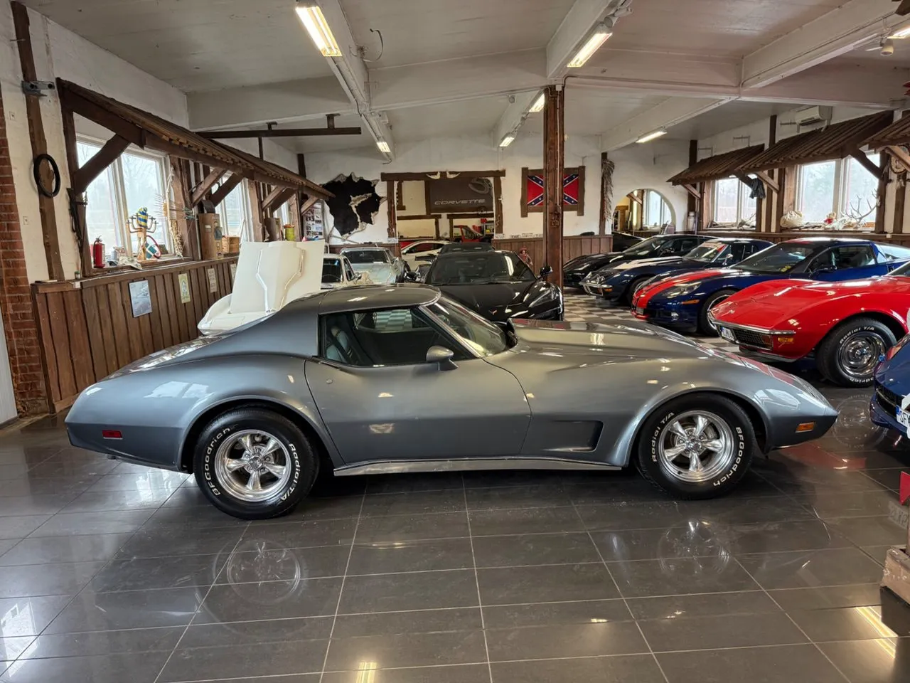 Vehicle image 6