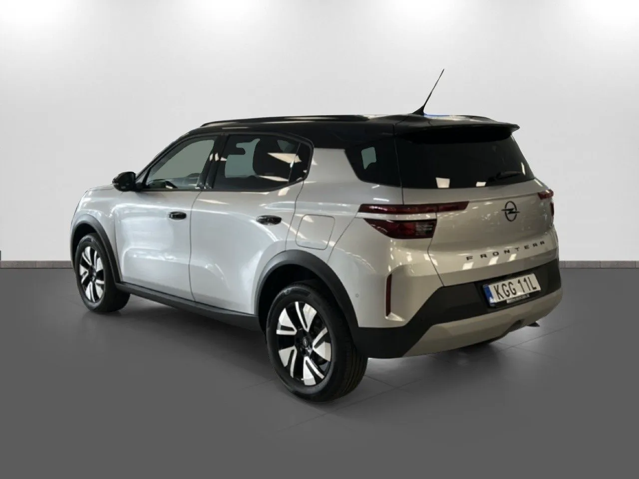 Vehicle image 5