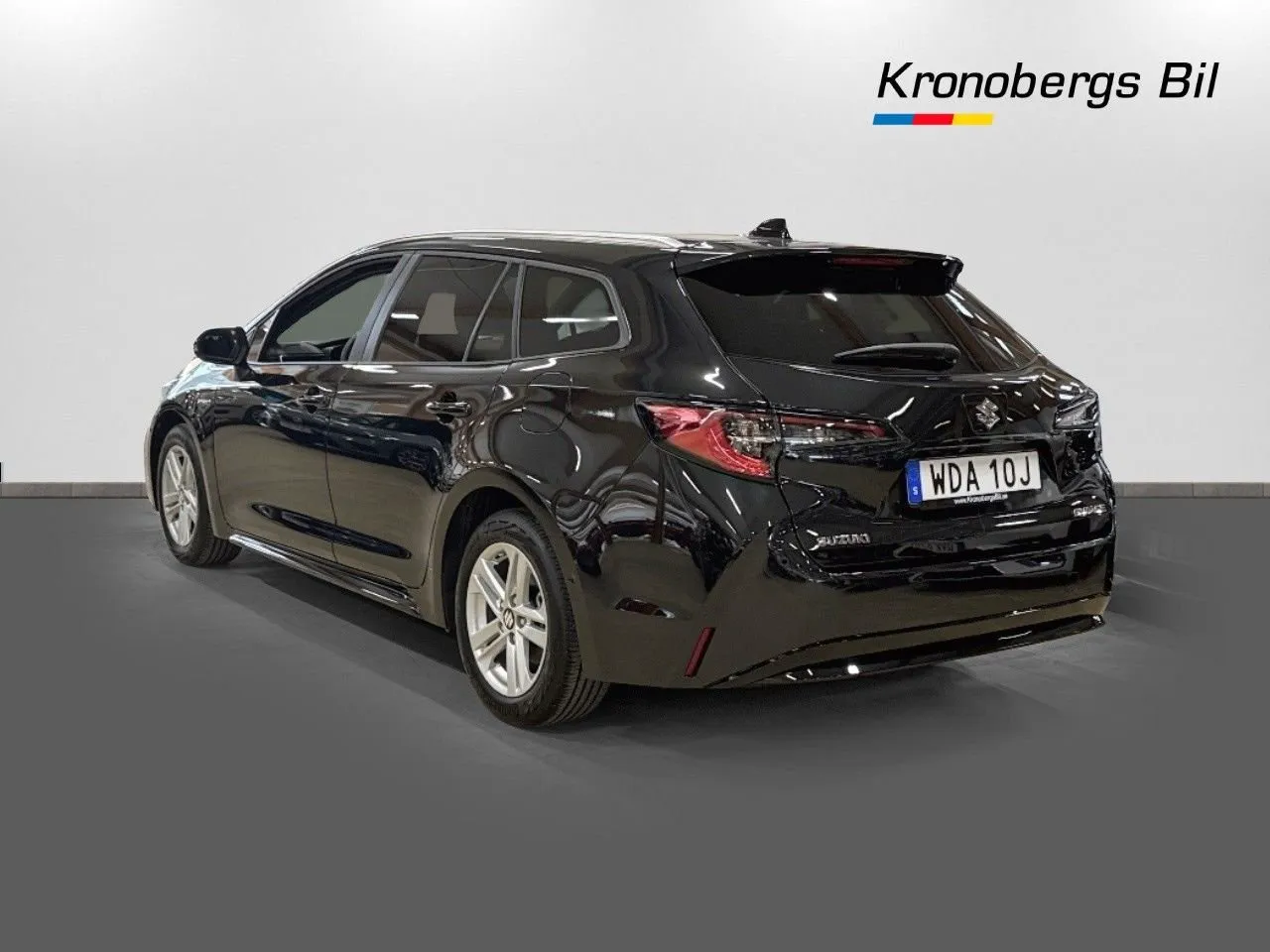 Vehicle image 5