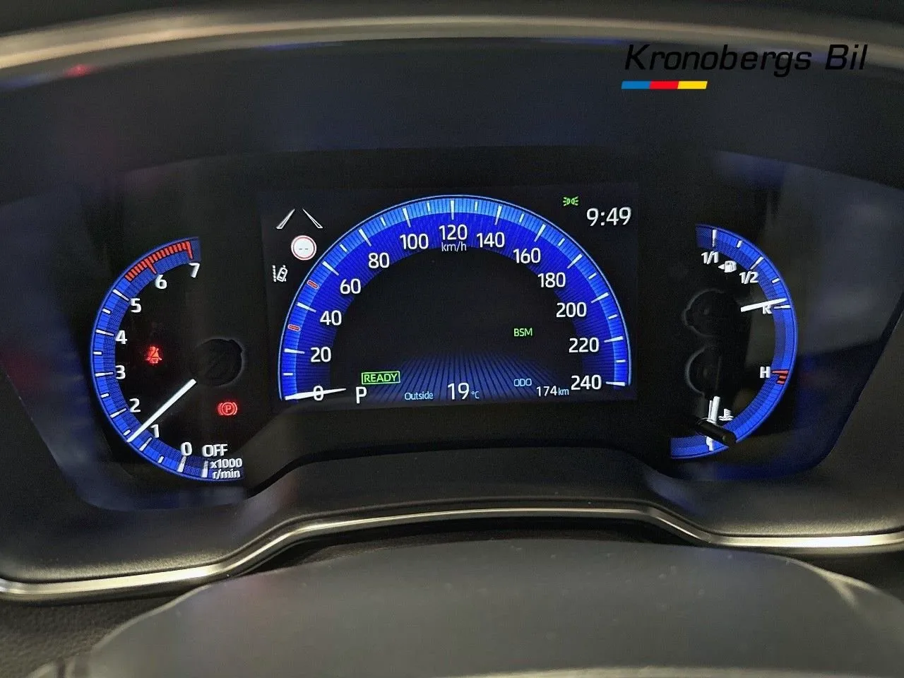 Vehicle image 9