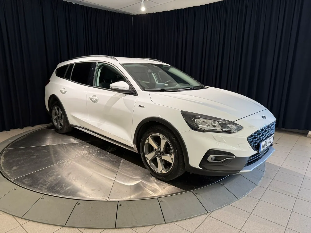 Vehicle image 7