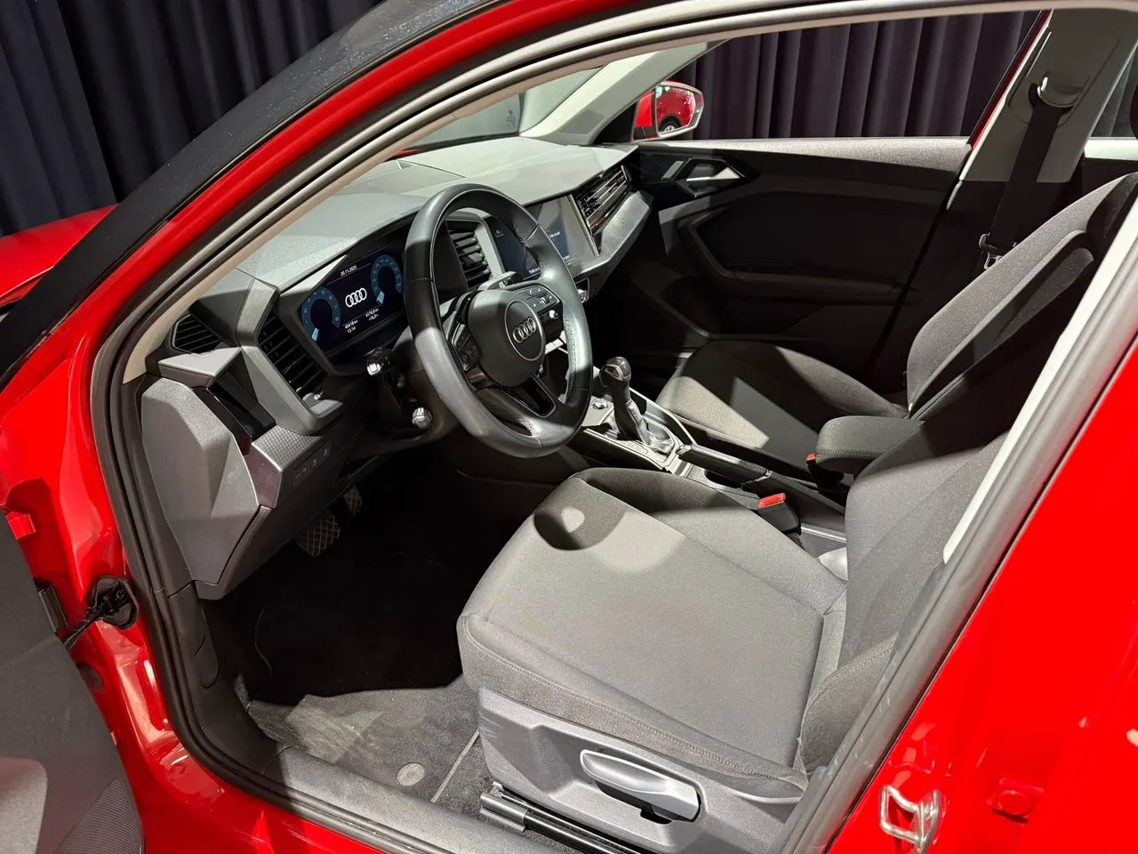 Vehicle image 10