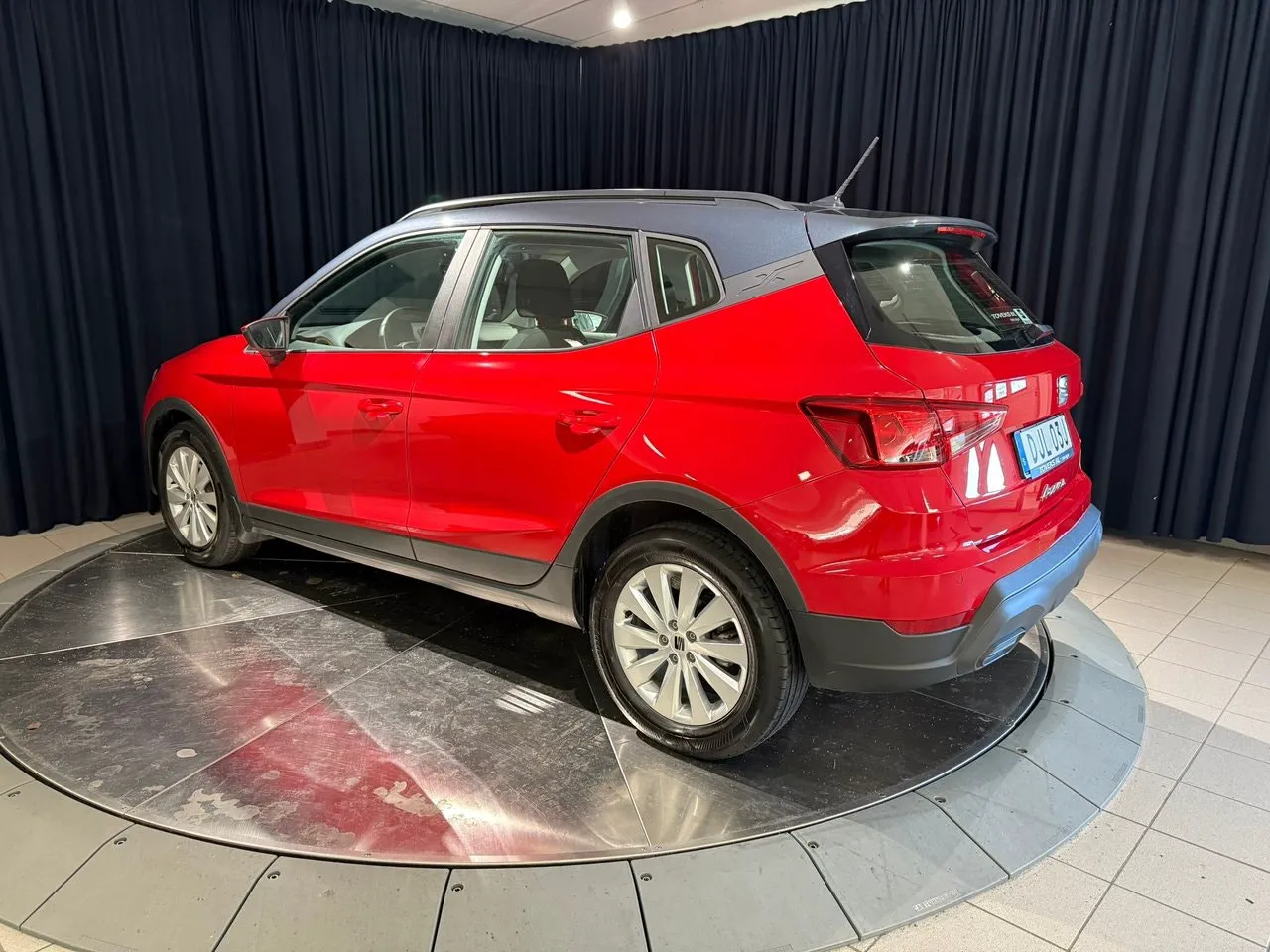 Vehicle image 3