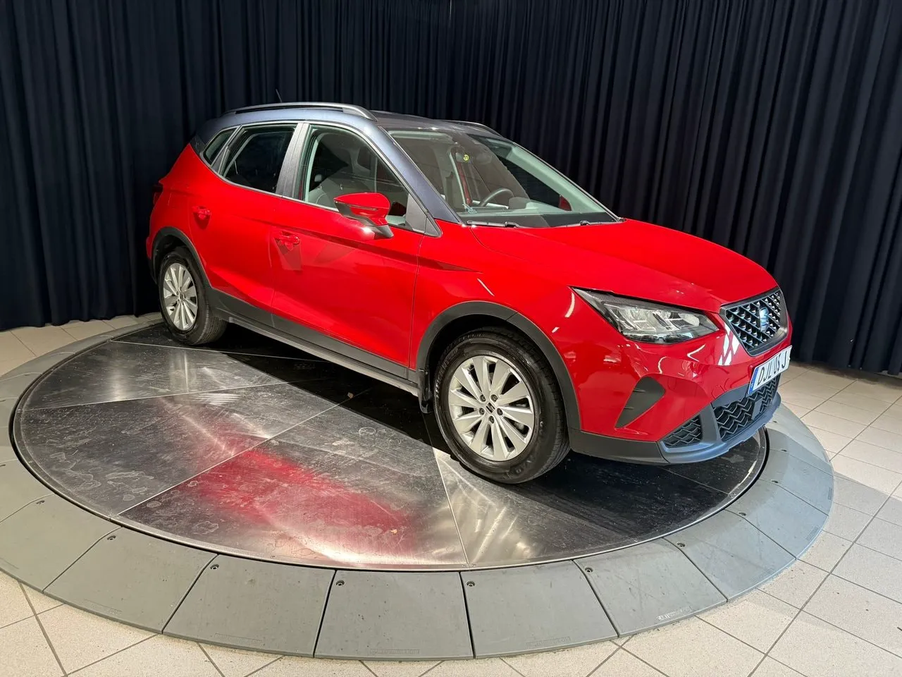Vehicle image 7