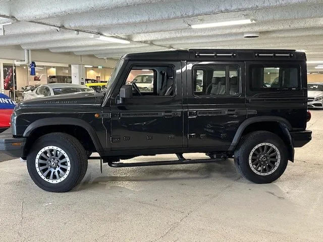 Vehicle image 5