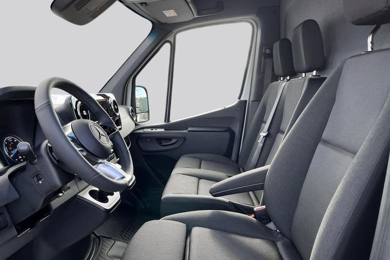 Mercedes e-Sprinter bild 8