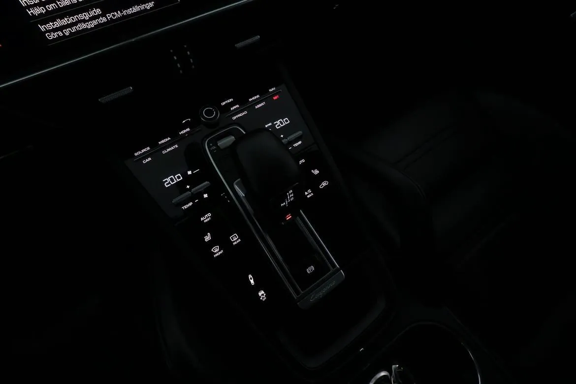 Vehicle image 23