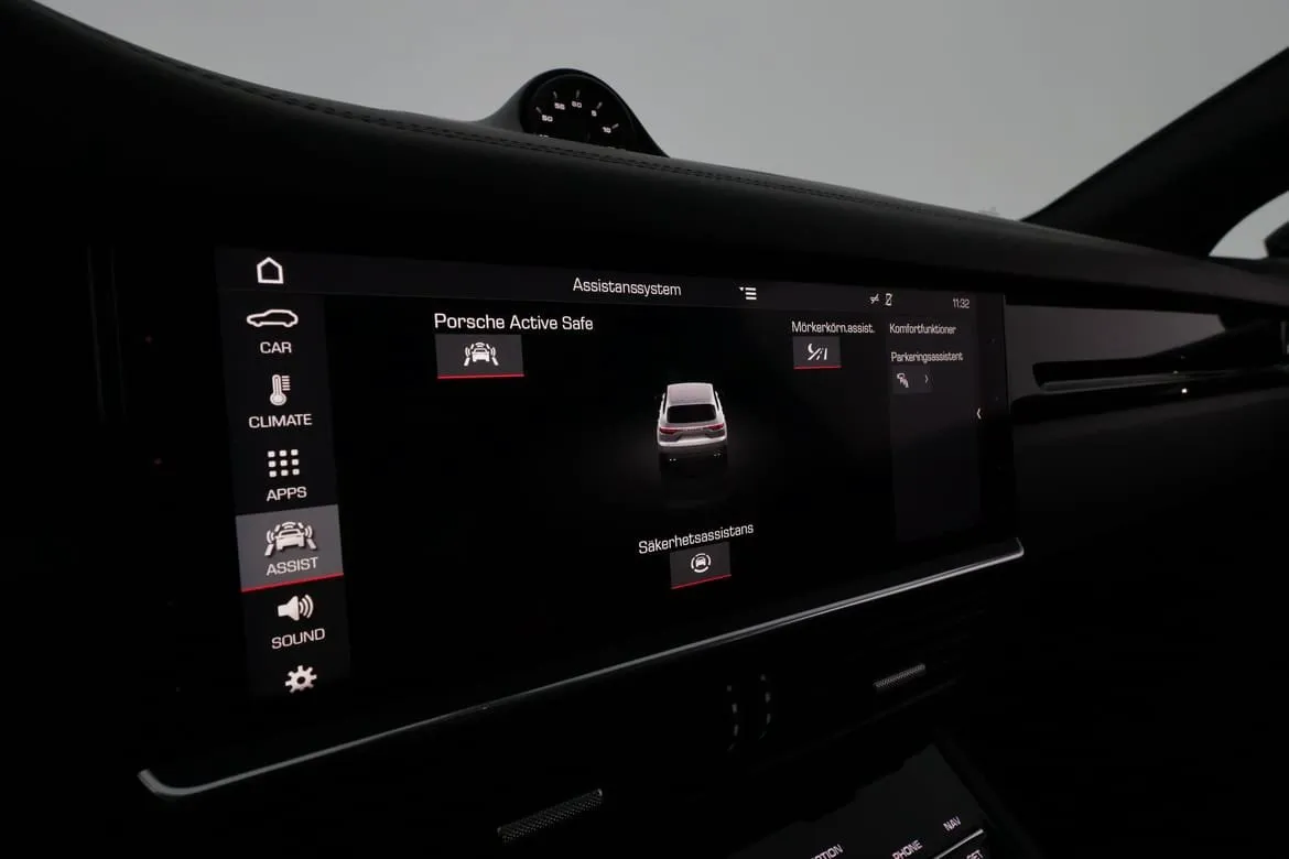 Vehicle image 30