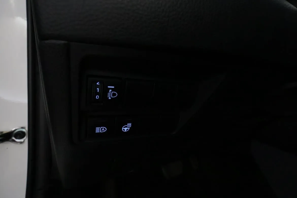 Vehicle image 24