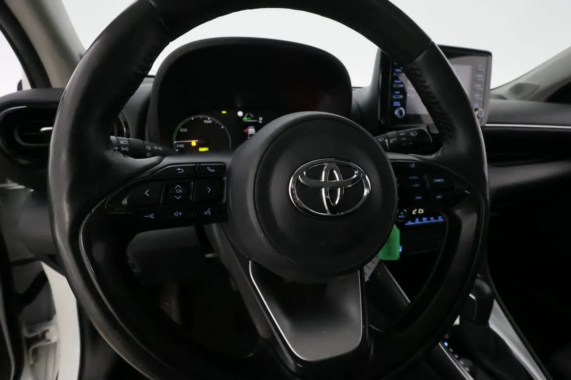 Vehicle image 14