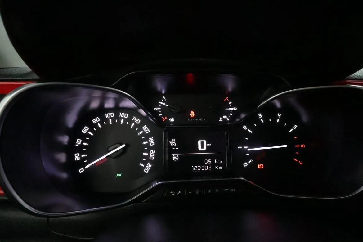 Vehicle image 20