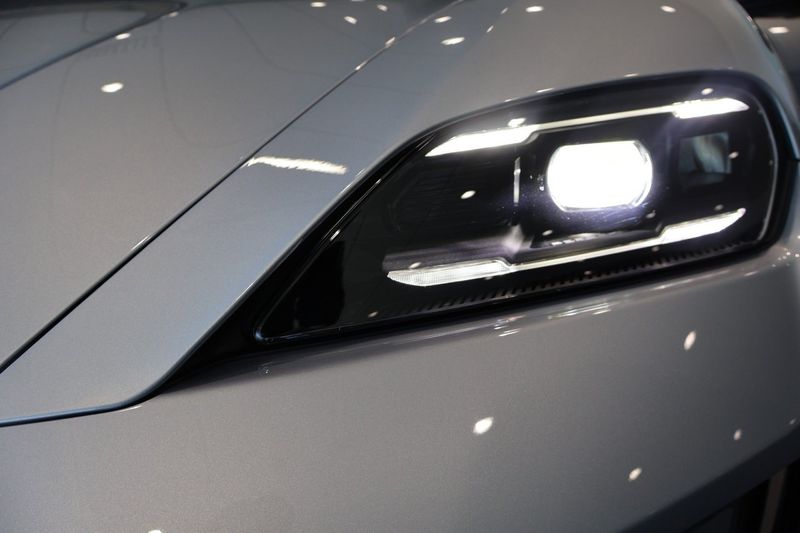 Porsche Taycan bild 19