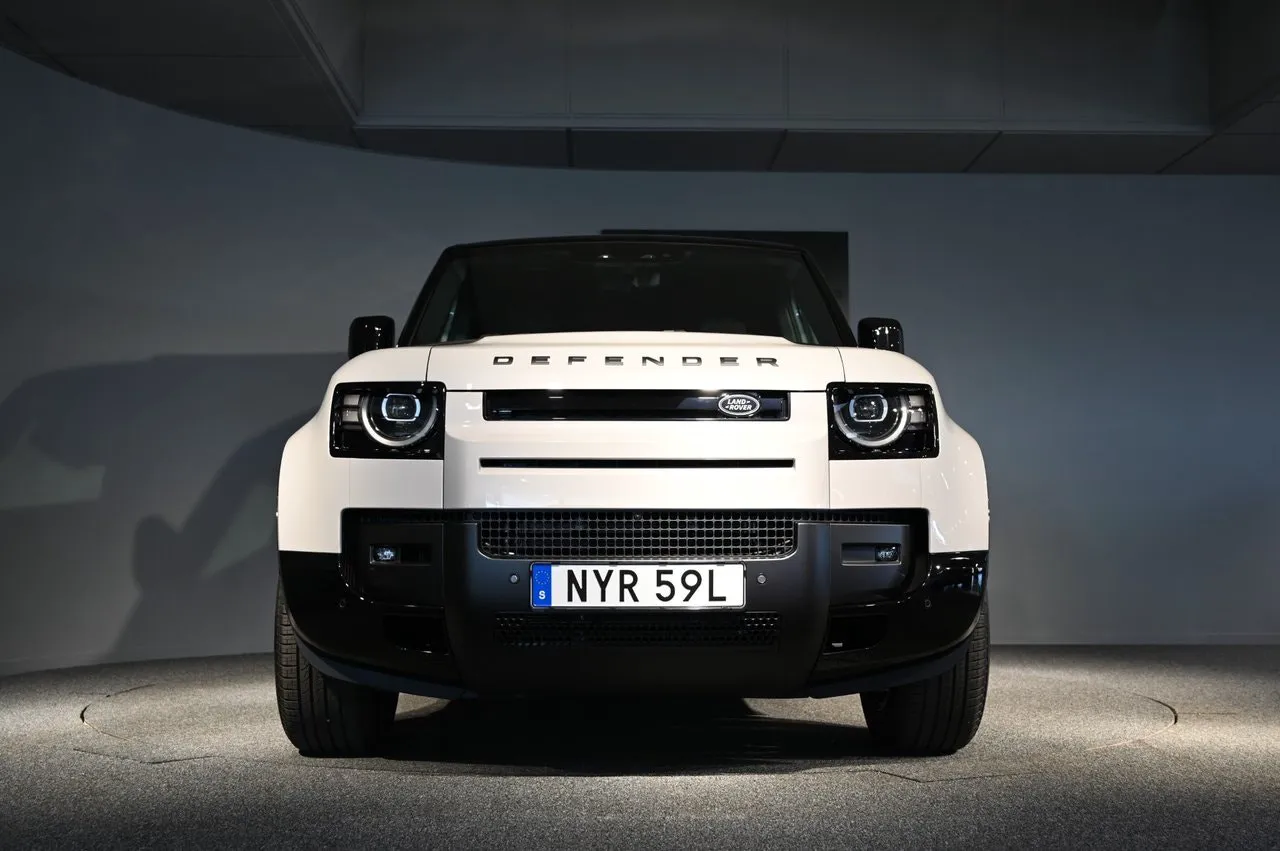 Vehicle image 8