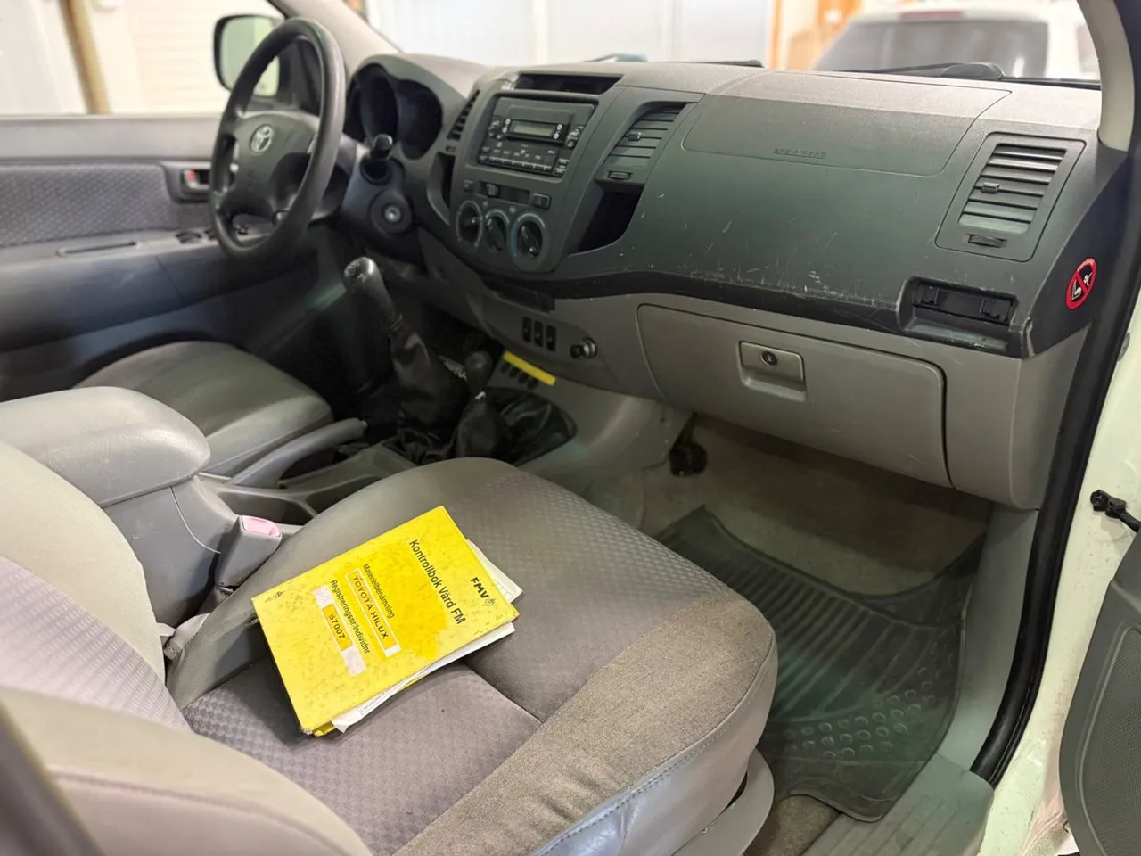 Vehicle image 14