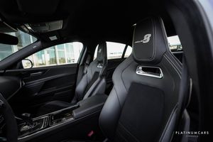 Jaguar XE bild 8